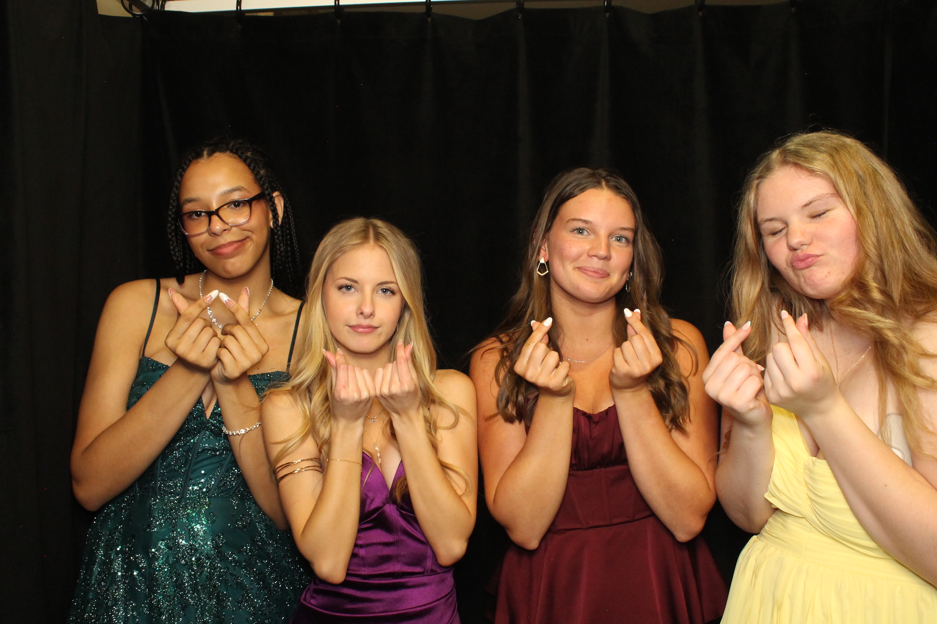 LHS Prom | View more photos from the event at gallery.photoboothcincy.com/u/PhotoBoothCincy/LHS-Prom-0