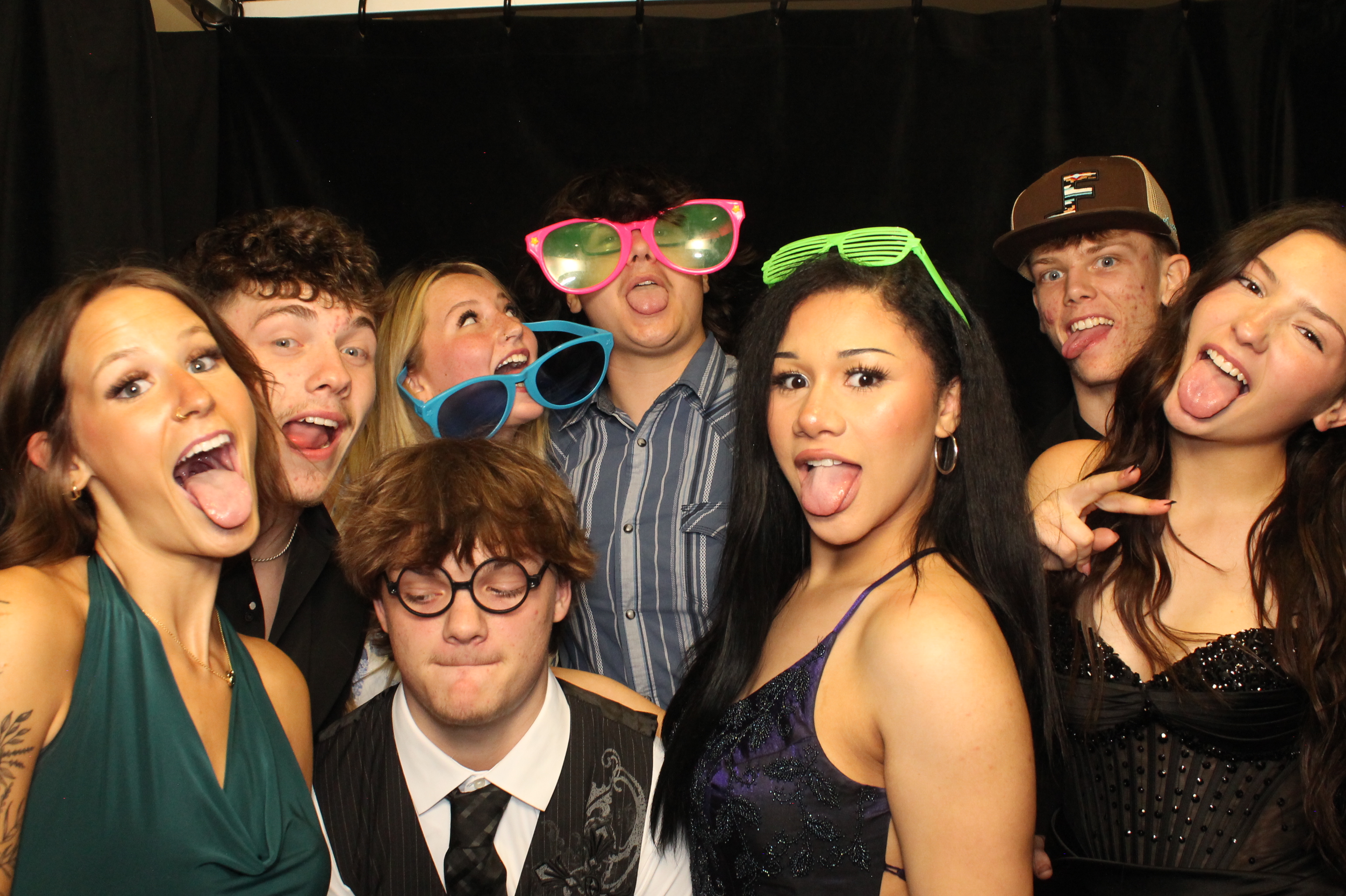 LHS Prom | View more photos from the event at gallery.photoboothcincy.com/u/PhotoBoothCincy/LHS-Prom-0