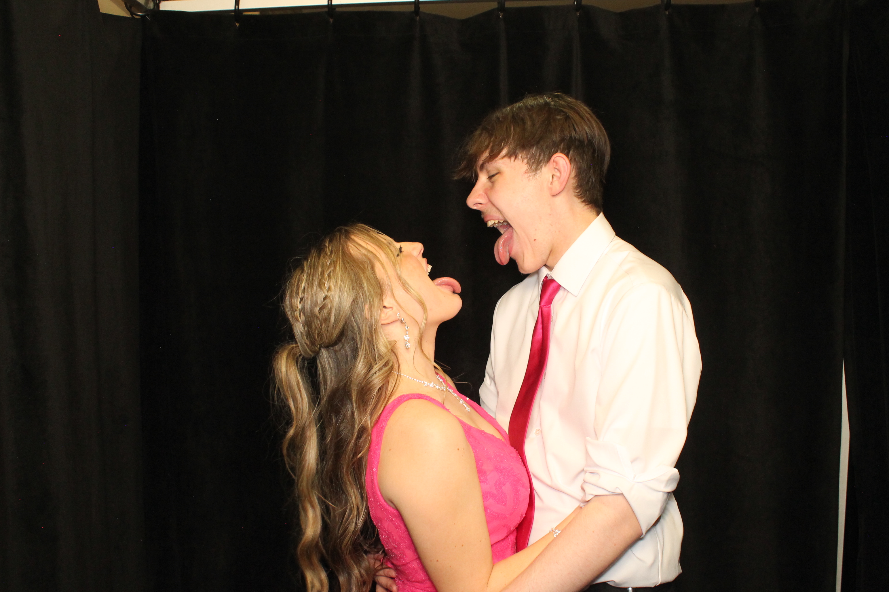 LHS Prom | View more photos from the event at gallery.photoboothcincy.com/u/PhotoBoothCincy/LHS-Prom-0