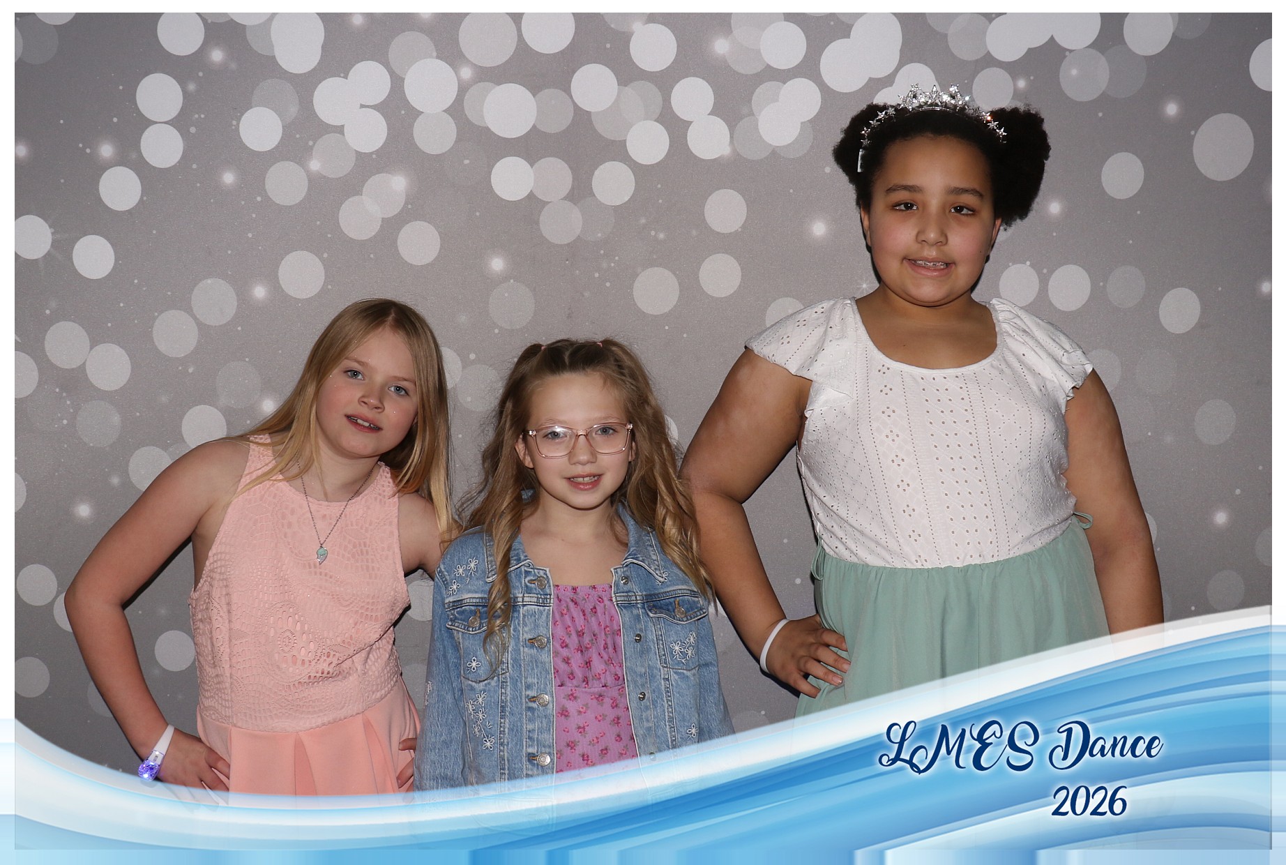 LMES Dance 2026 | View more photos from the event at gallery.photoboothcincy.com/u/PhotoBoothCincy/LMES-Dance-2026