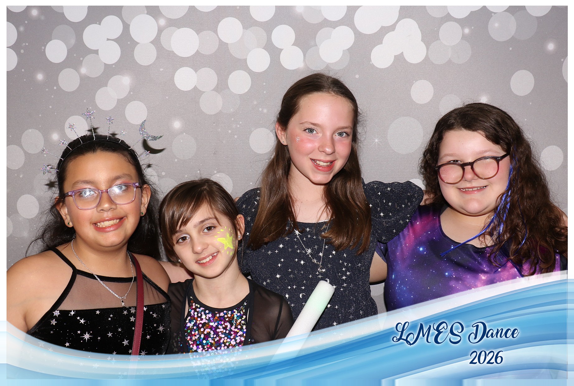 LMES Dance 2026 | View more photos from the event at gallery.photoboothcincy.com/u/PhotoBoothCincy/LMES-Dance-2026