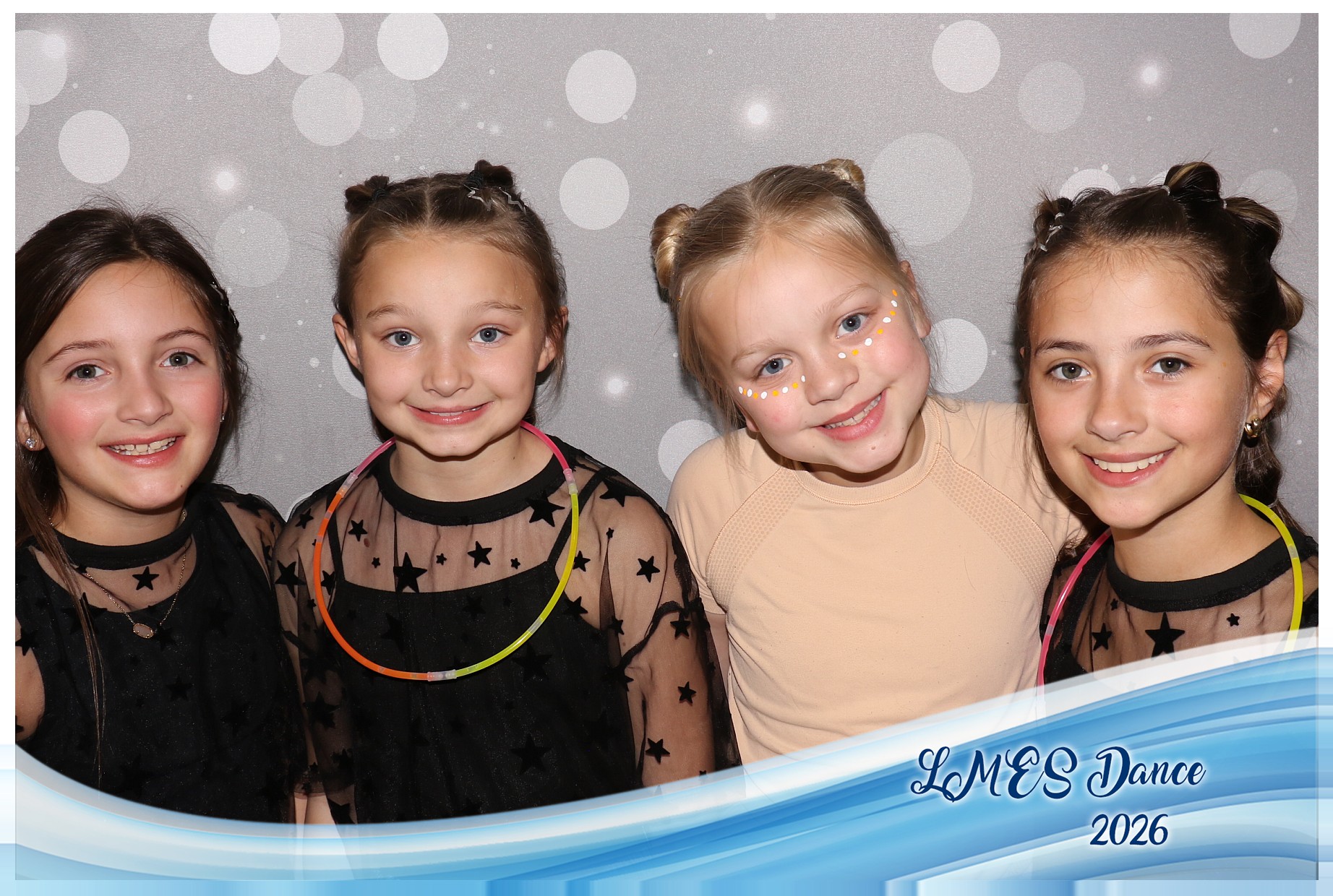 LMES Dance 2026 | View more photos from the event at gallery.photoboothcincy.com/u/PhotoBoothCincy/LMES-Dance-2026