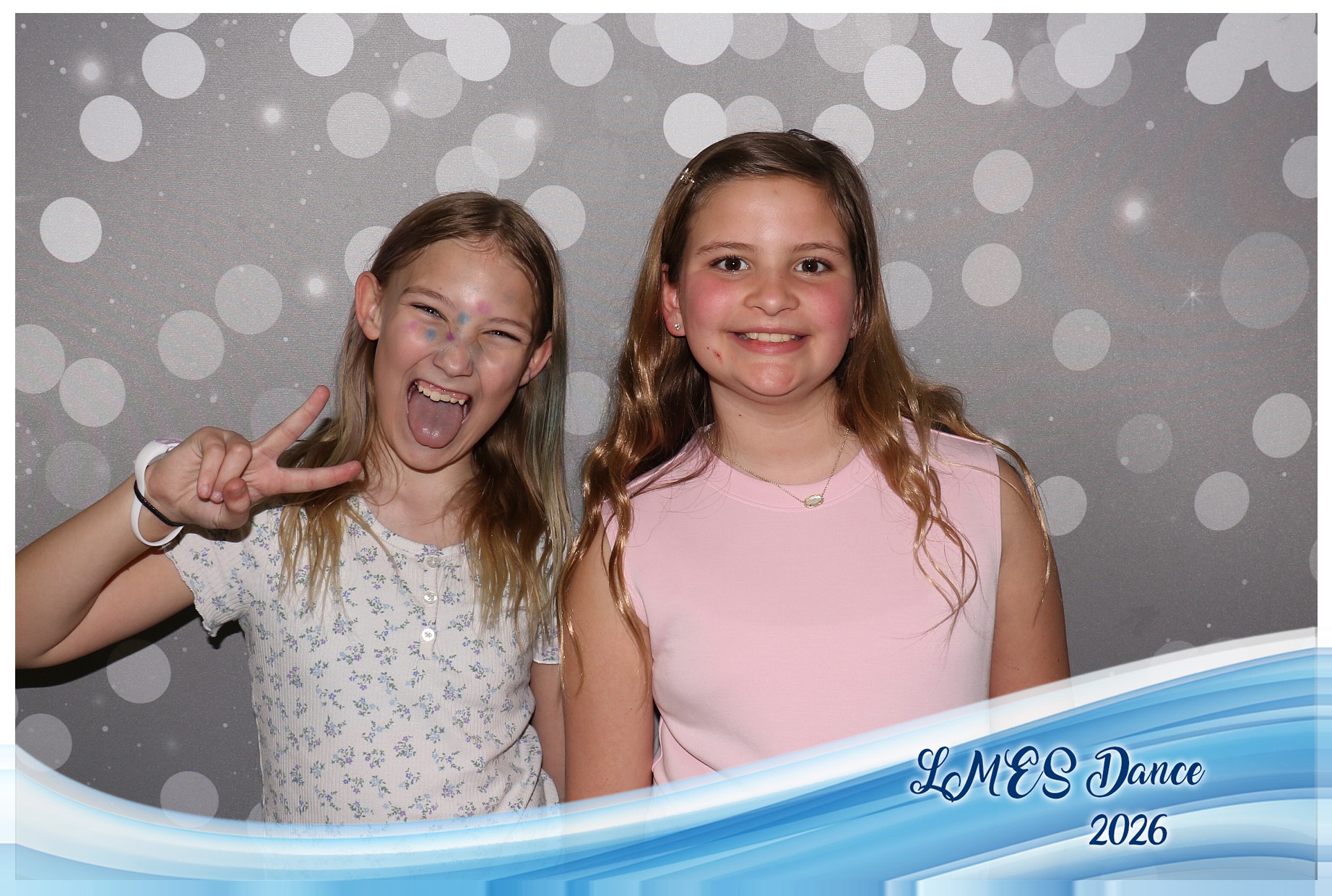 LMES Dance 2026 | View more photos from the event at gallery.photoboothcincy.com/u/PhotoBoothCincy/LMES-Dance-2026