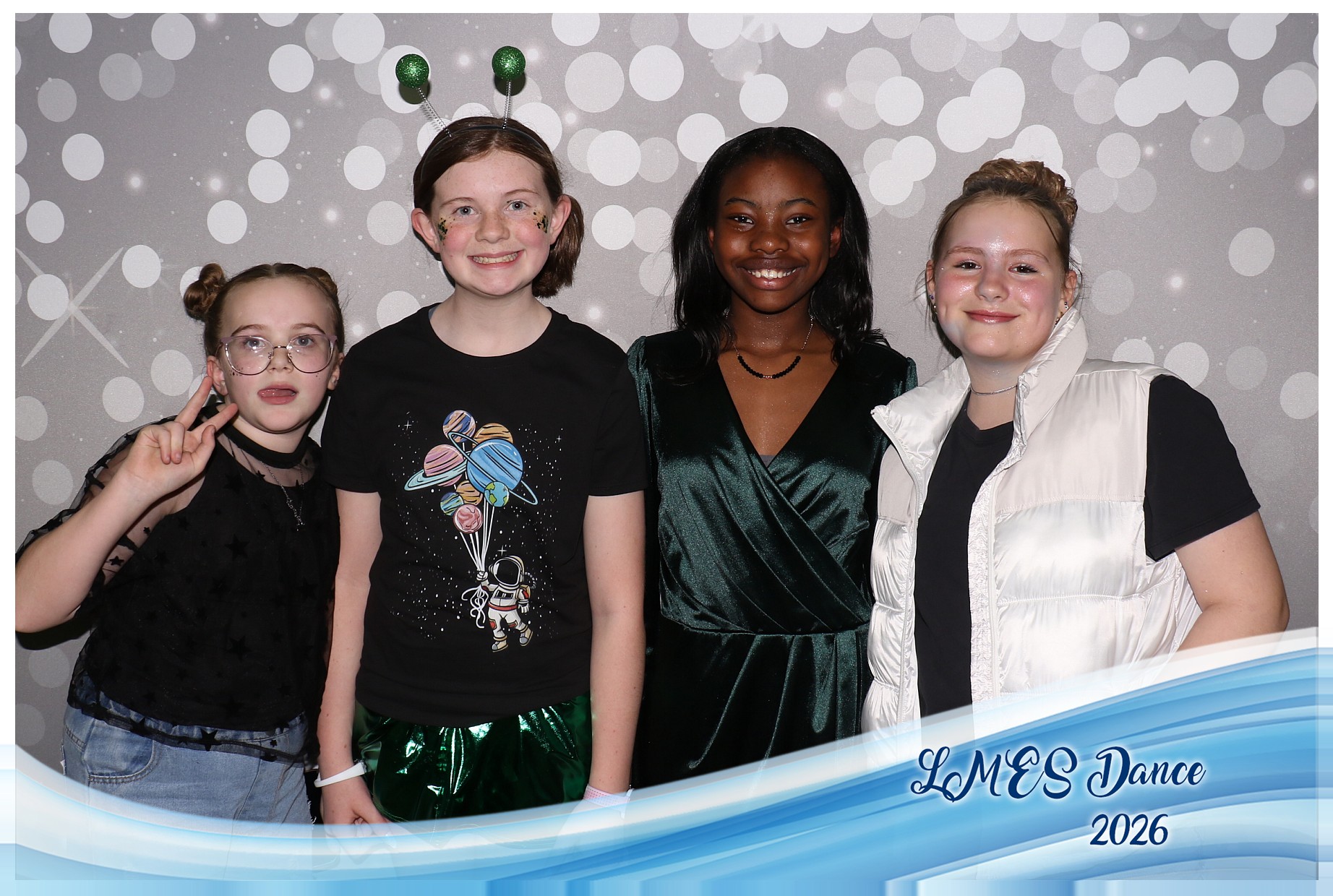 LMES Dance 2026 | View more photos from the event at gallery.photoboothcincy.com/u/PhotoBoothCincy/LMES-Dance-2026
