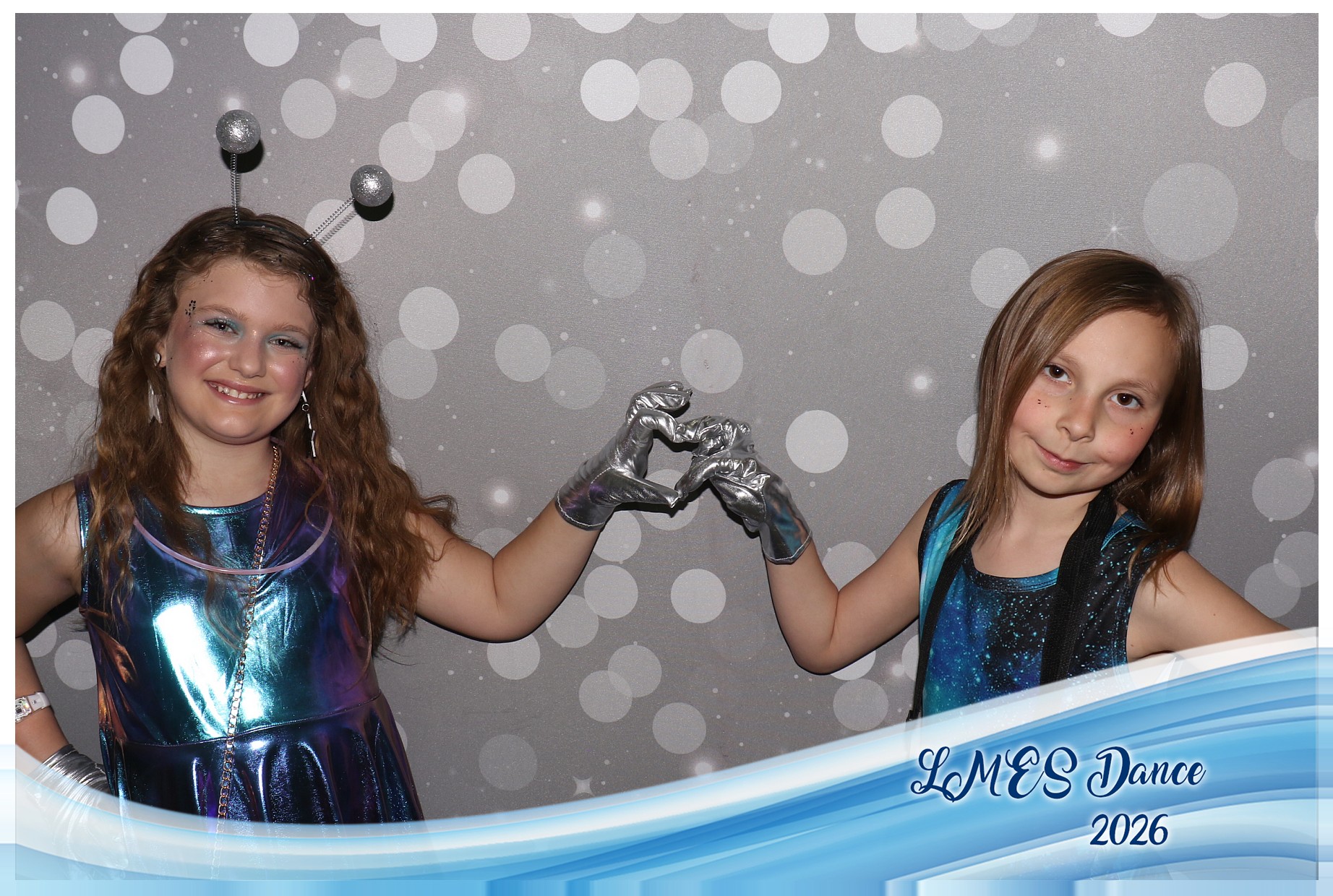 LMES Dance 2026 | View more photos from the event at gallery.photoboothcincy.com/u/PhotoBoothCincy/LMES-Dance-2026