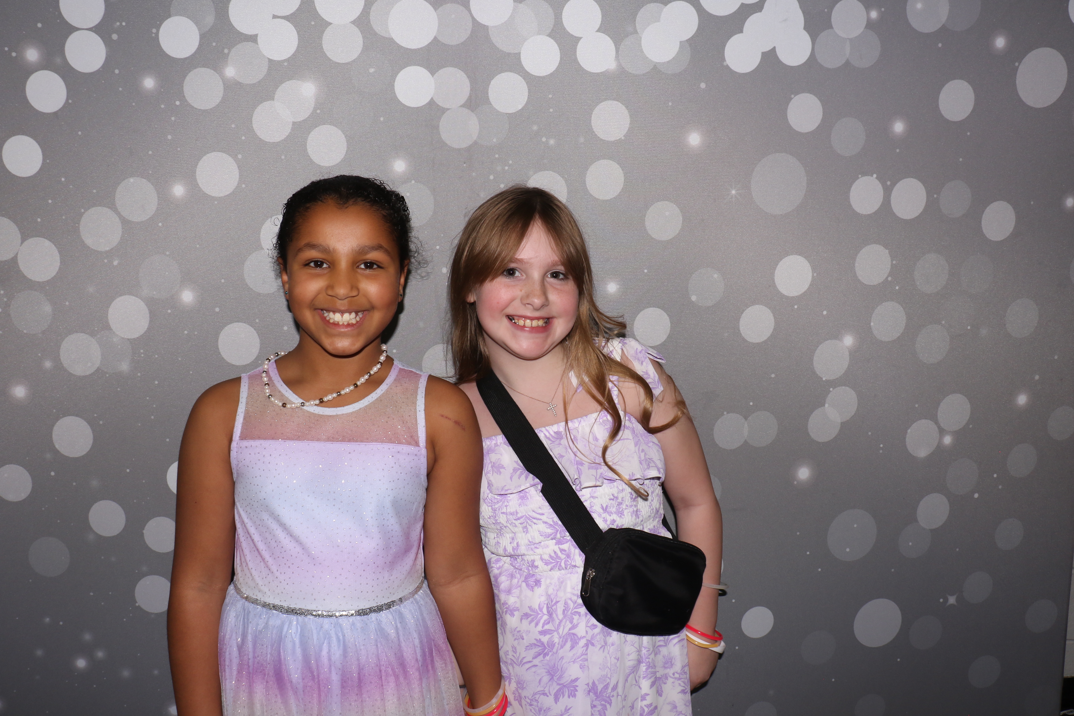 LMES Dance 2026 | View more photos from the event at gallery.photoboothcincy.com/u/PhotoBoothCincy/LMES-Dance-2026