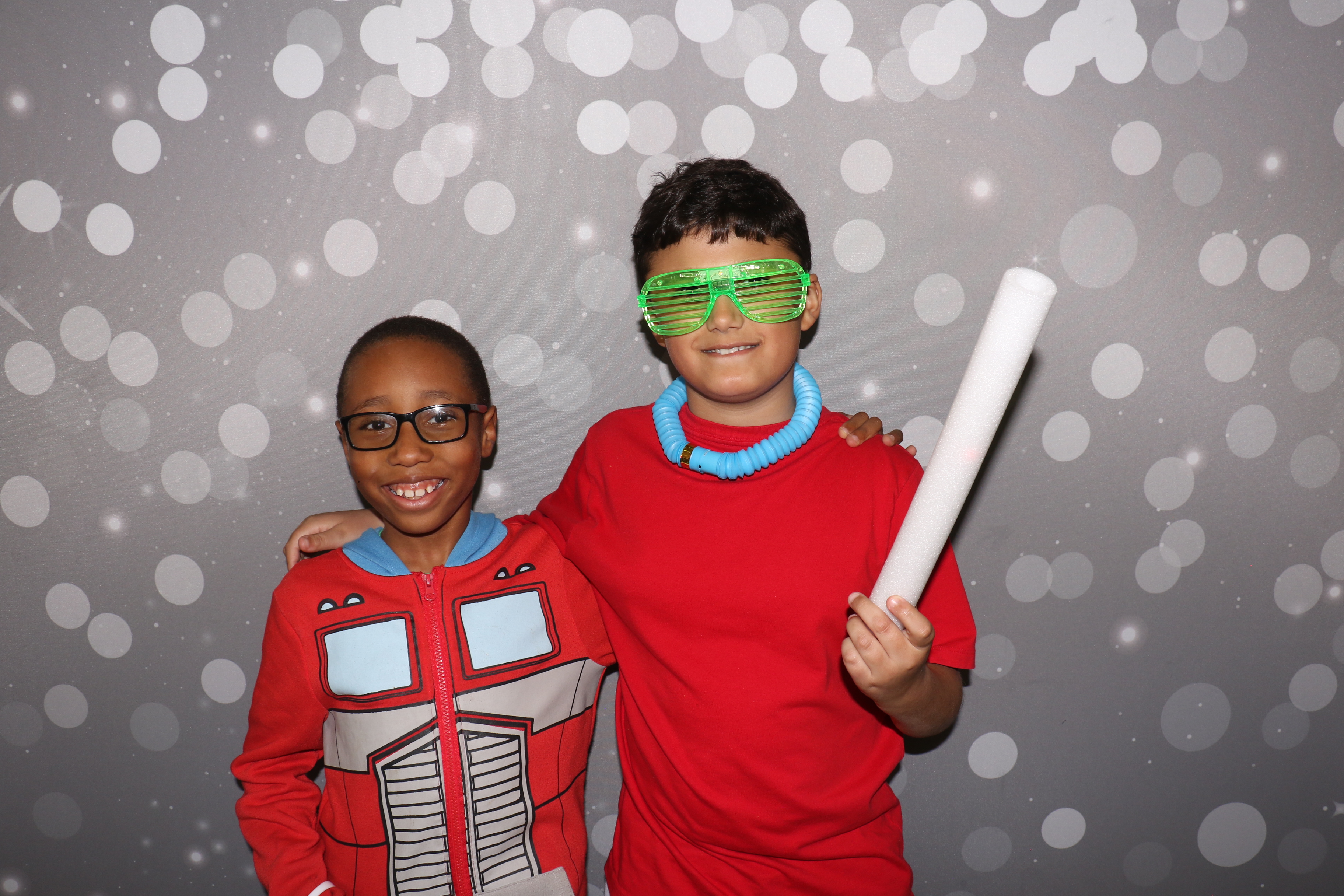 LMES Dance 2026 | View more photos from the event at gallery.photoboothcincy.com/u/PhotoBoothCincy/LMES-Dance-2026