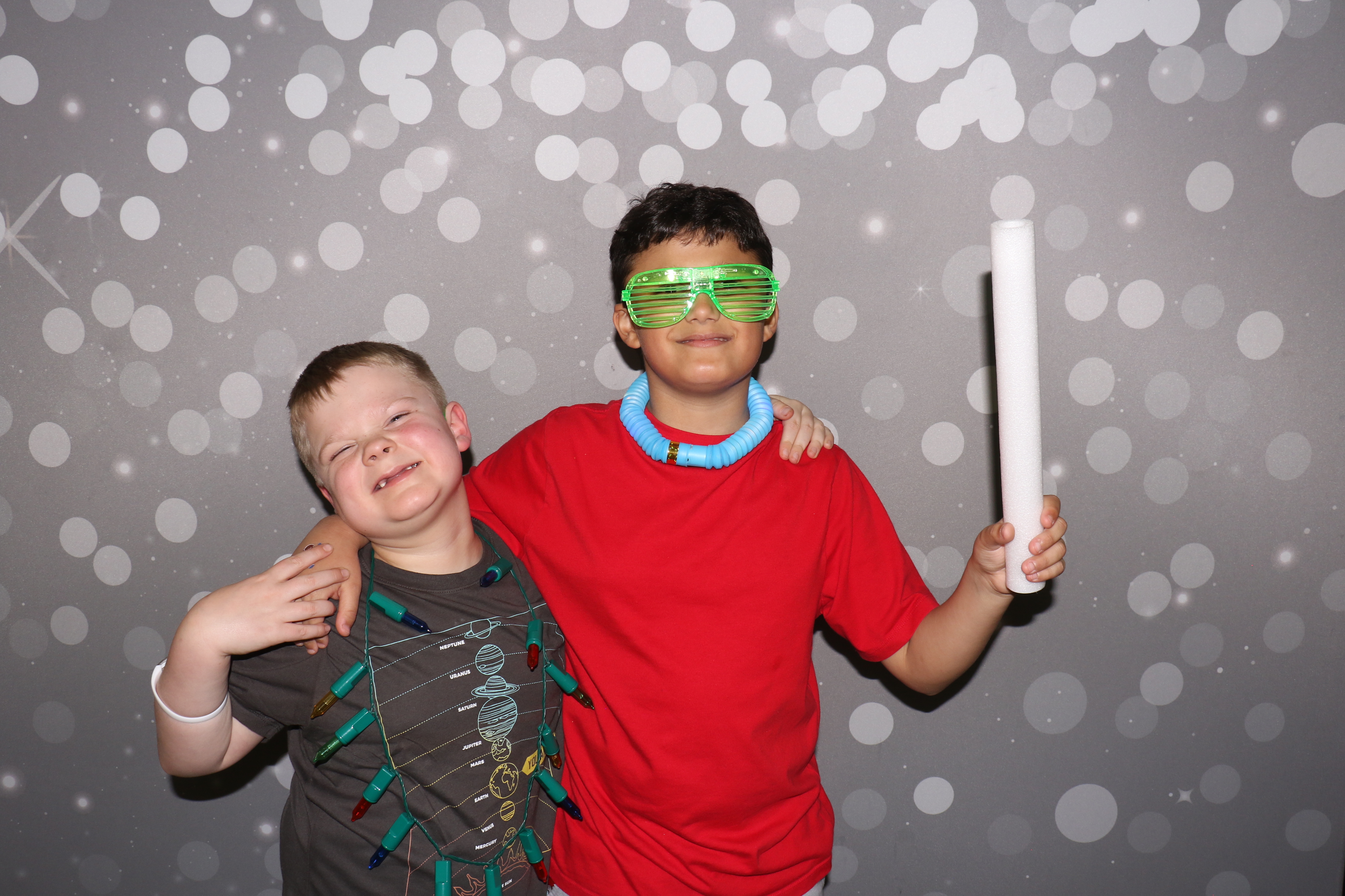 LMES Dance 2026 | View more photos from the event at gallery.photoboothcincy.com/u/PhotoBoothCincy/LMES-Dance-2026