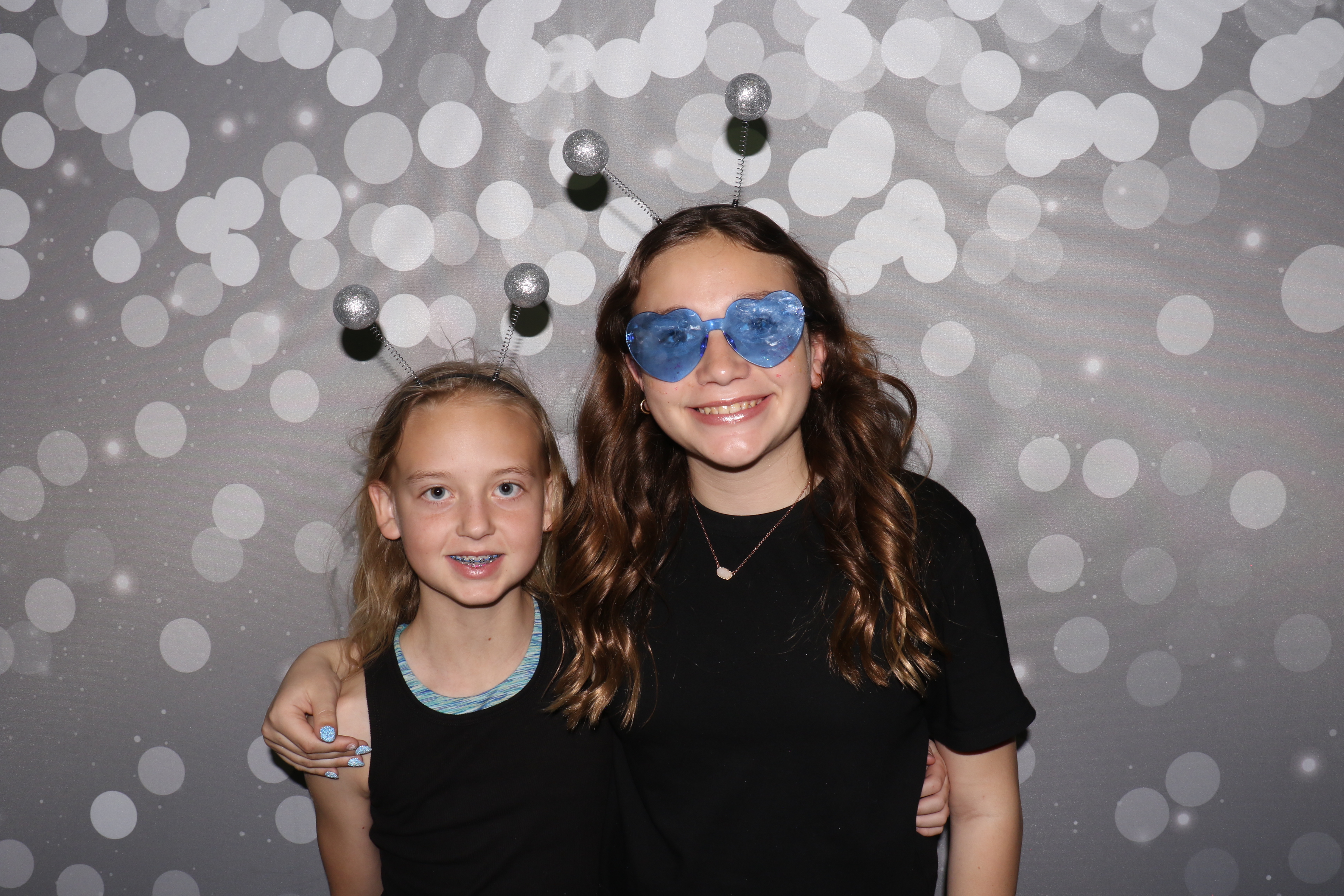 LMES Dance 2026 | View more photos from the event at gallery.photoboothcincy.com/u/PhotoBoothCincy/LMES-Dance-2026