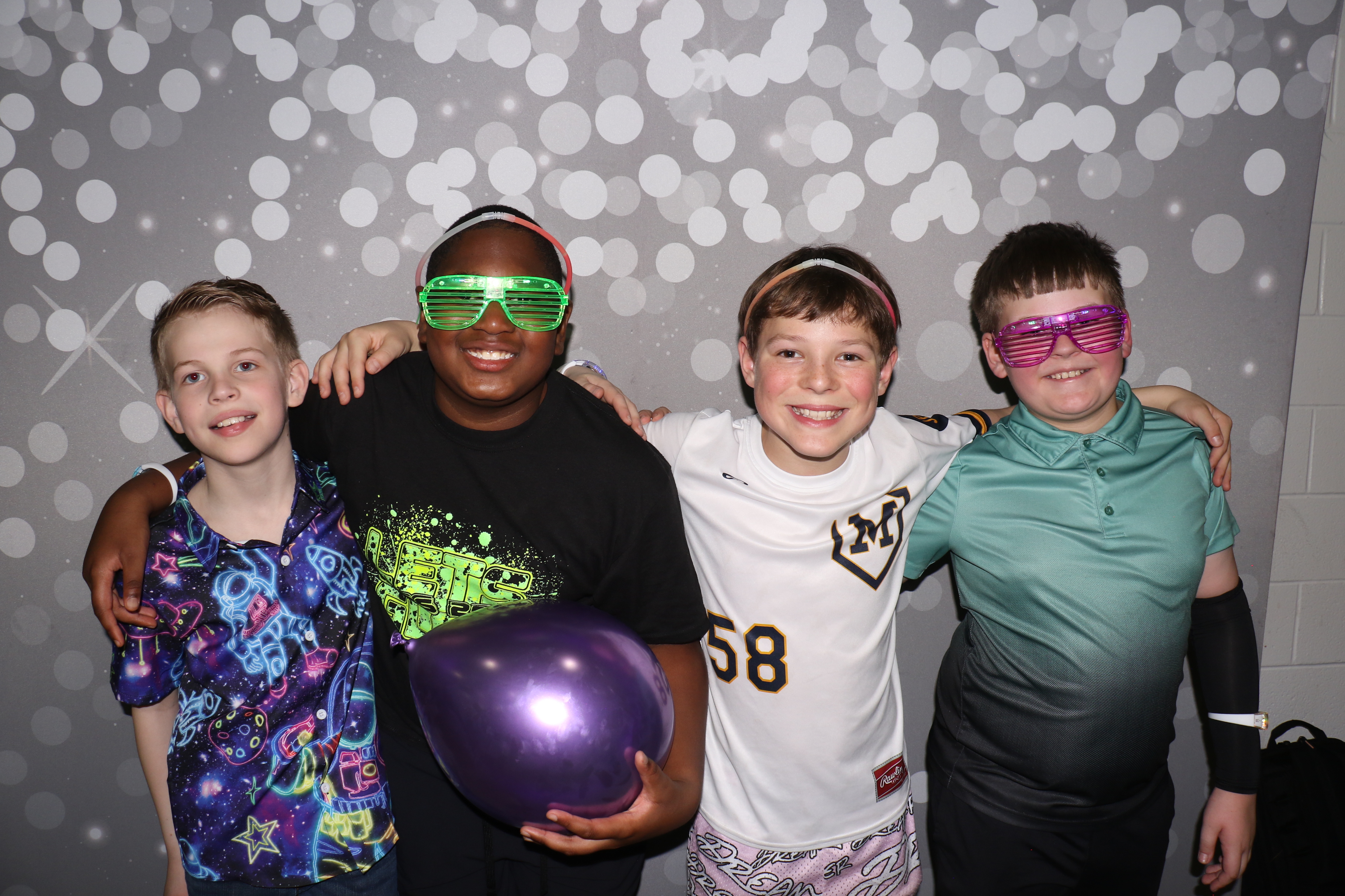 LMES Dance 2026 | View more photos from the event at gallery.photoboothcincy.com/u/PhotoBoothCincy/LMES-Dance-2026