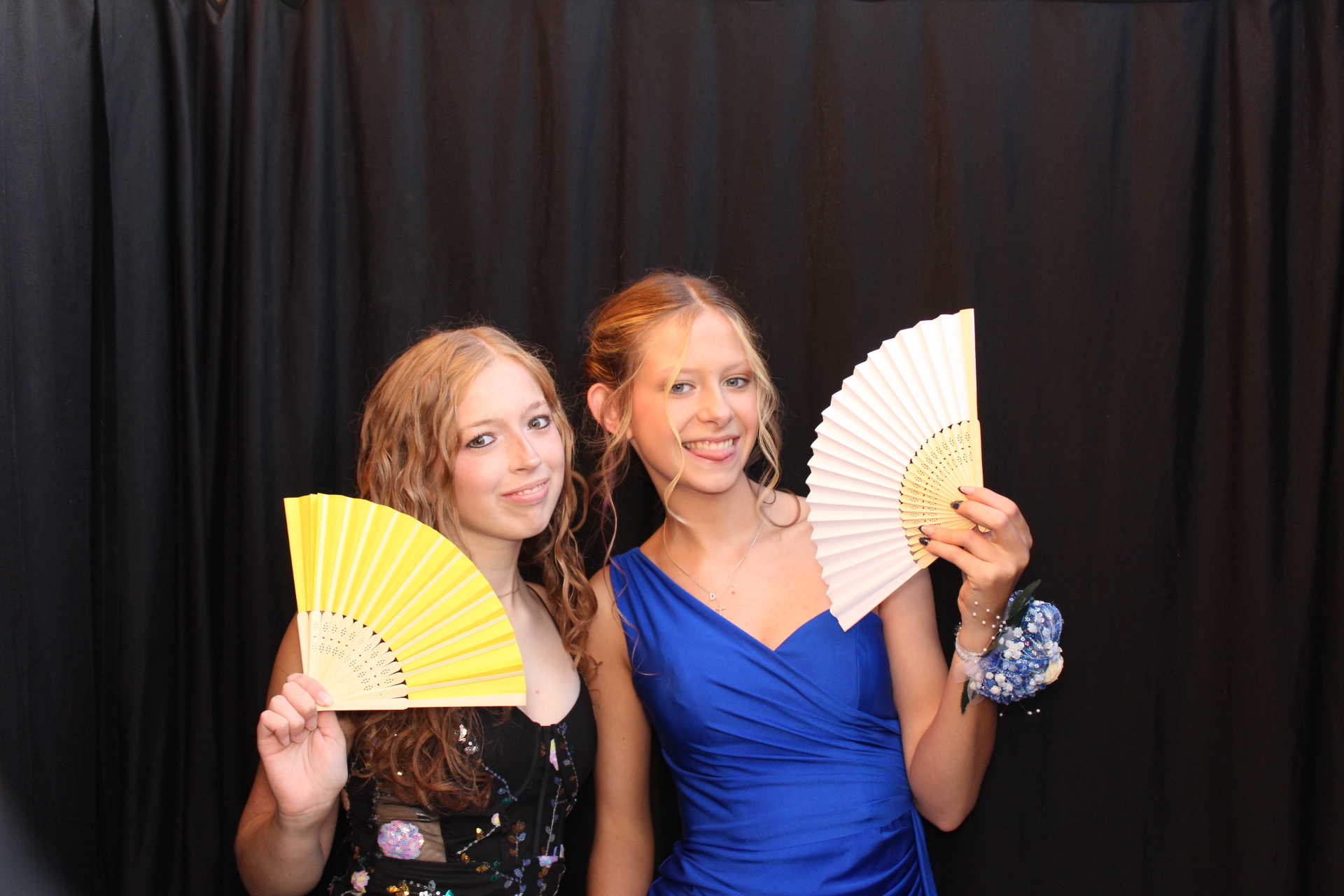 LMHS Homecoming Booth 1 | View more photos from the event at gallery.photoboothcincy.com/u/PhotoBoothCincy/LMHS-Homecoming-Booth-1
