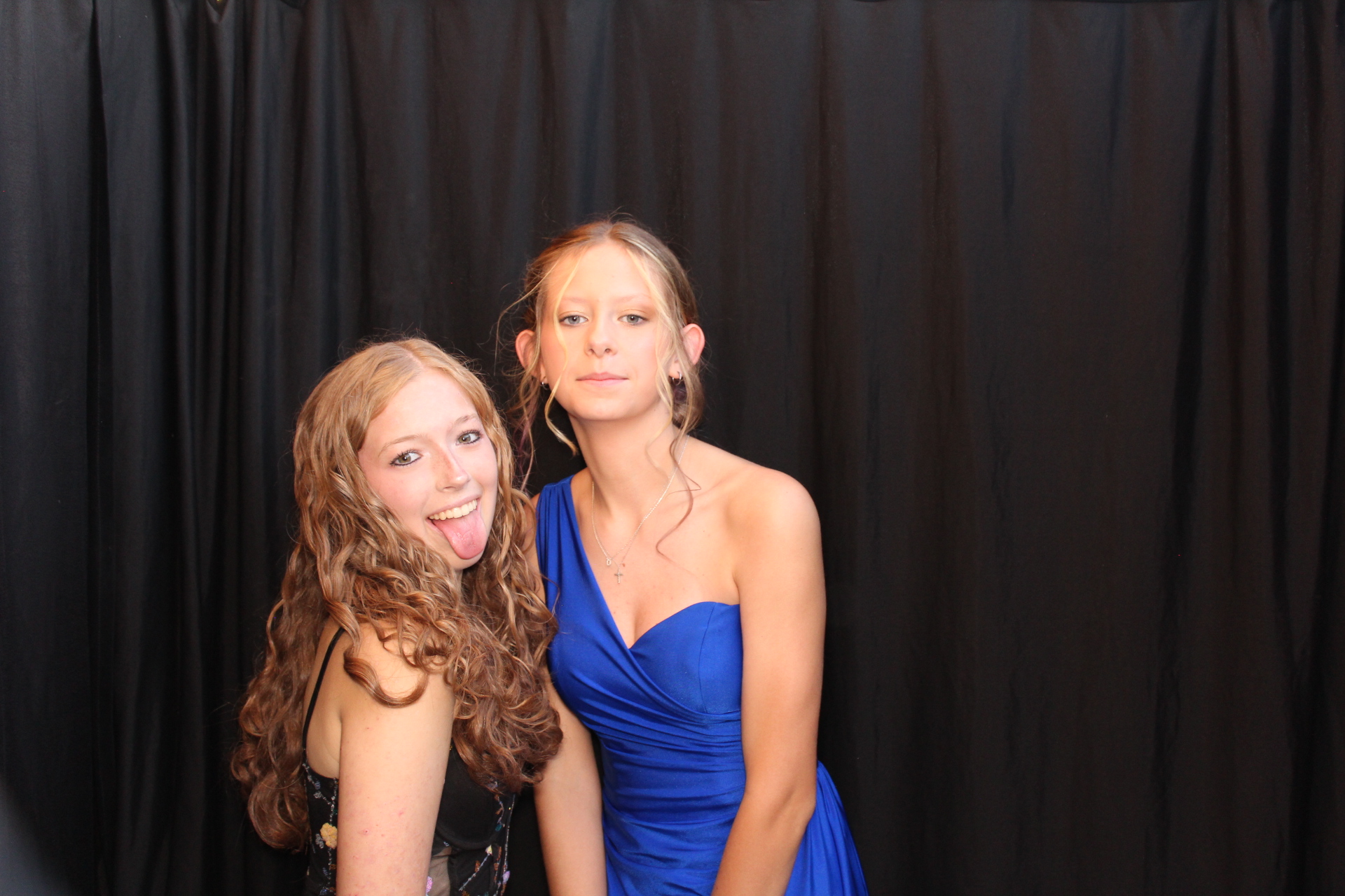 LMHS Homecoming Booth 1 | View more photos from the event at gallery.photoboothcincy.com/u/PhotoBoothCincy/LMHS-Homecoming-Booth-1