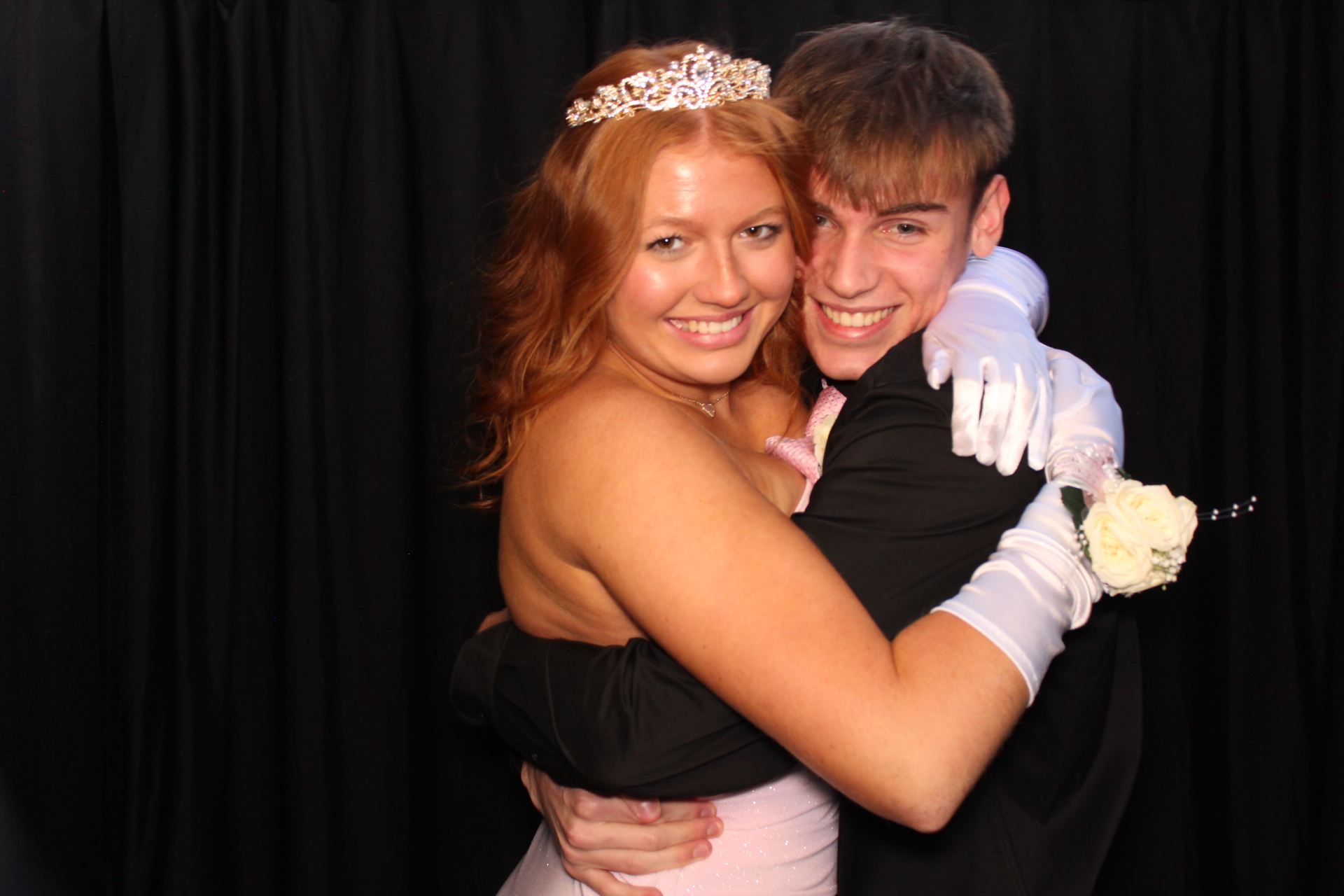 LMHS Homecoming Booth 1 | View more photos from the event at gallery.photoboothcincy.com/u/PhotoBoothCincy/LMHS-Homecoming-Booth-1