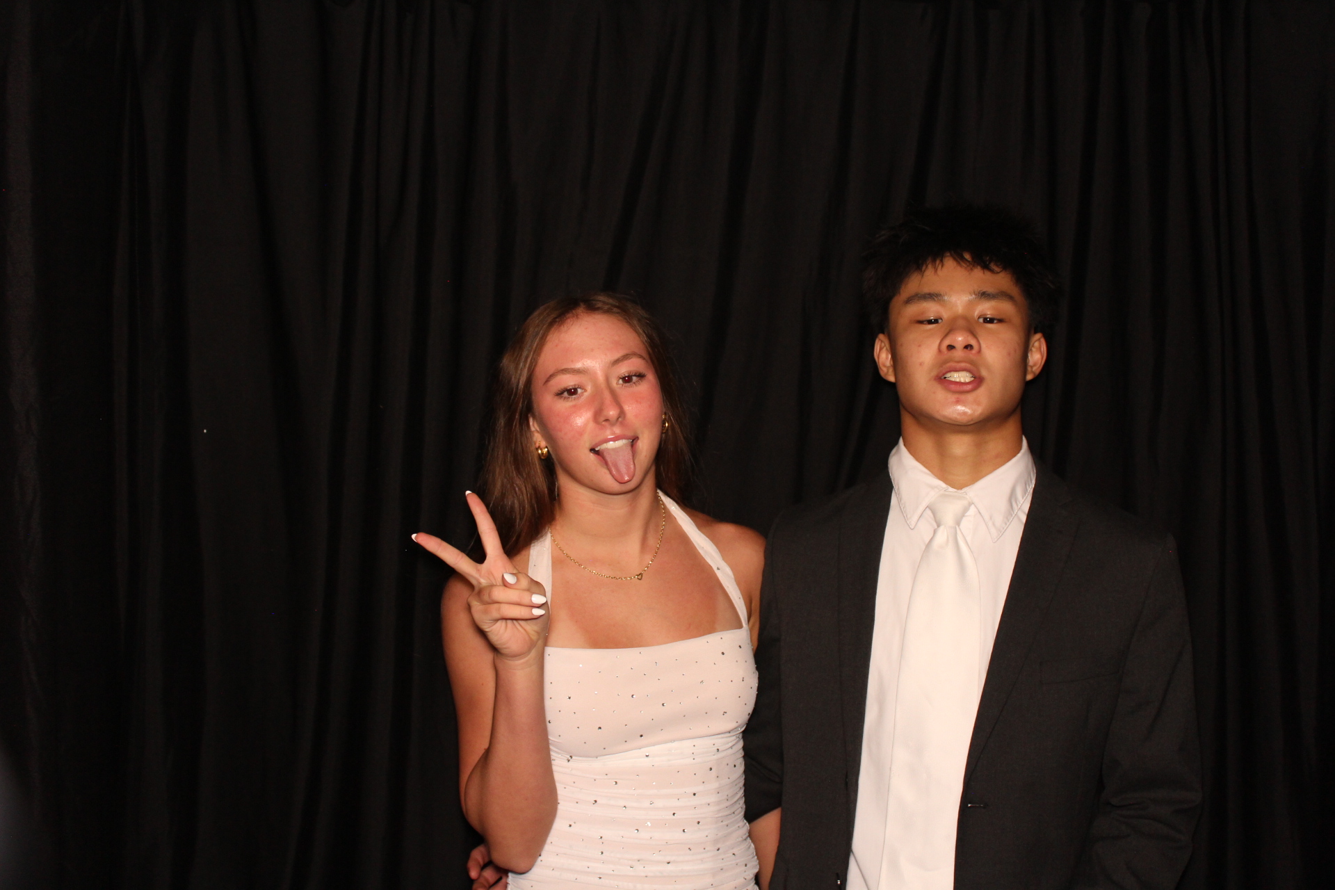 LMHS Homecoming Booth 1 | View more photos from the event at gallery.photoboothcincy.com/u/PhotoBoothCincy/LMHS-Homecoming-Booth-1