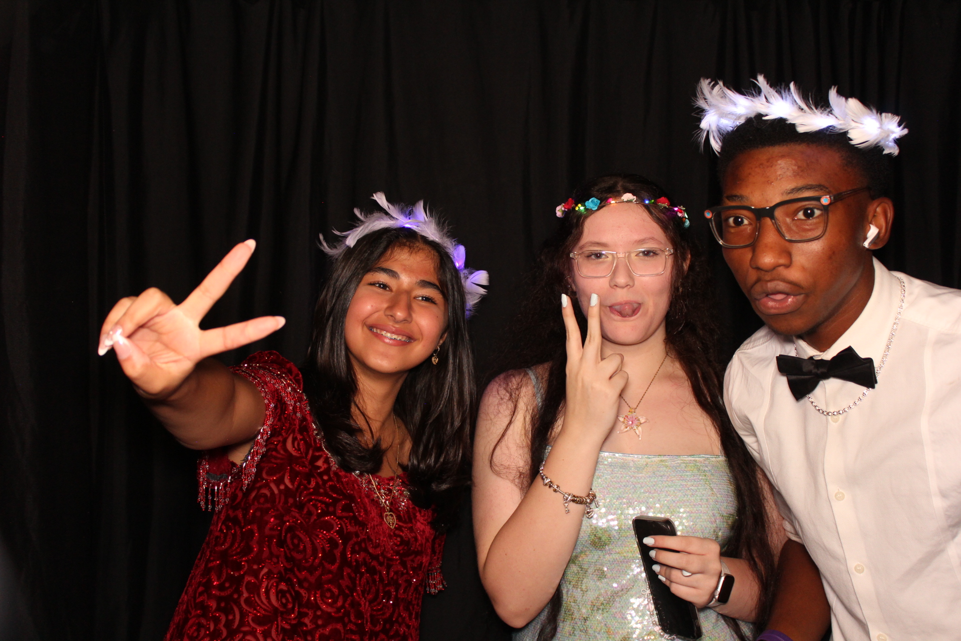 LMHS Homecoming Booth 1 | View more photos from the event at gallery.photoboothcincy.com/u/PhotoBoothCincy/LMHS-Homecoming-Booth-1