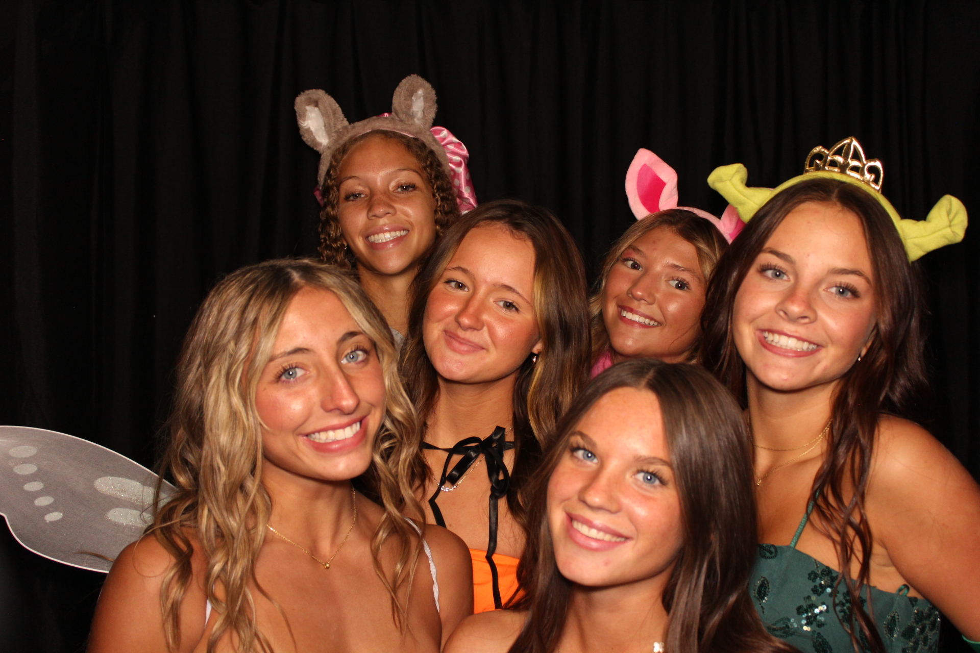 LMHS Homecoming Booth 1 | View more photos from the event at gallery.photoboothcincy.com/u/PhotoBoothCincy/LMHS-Homecoming-Booth-1