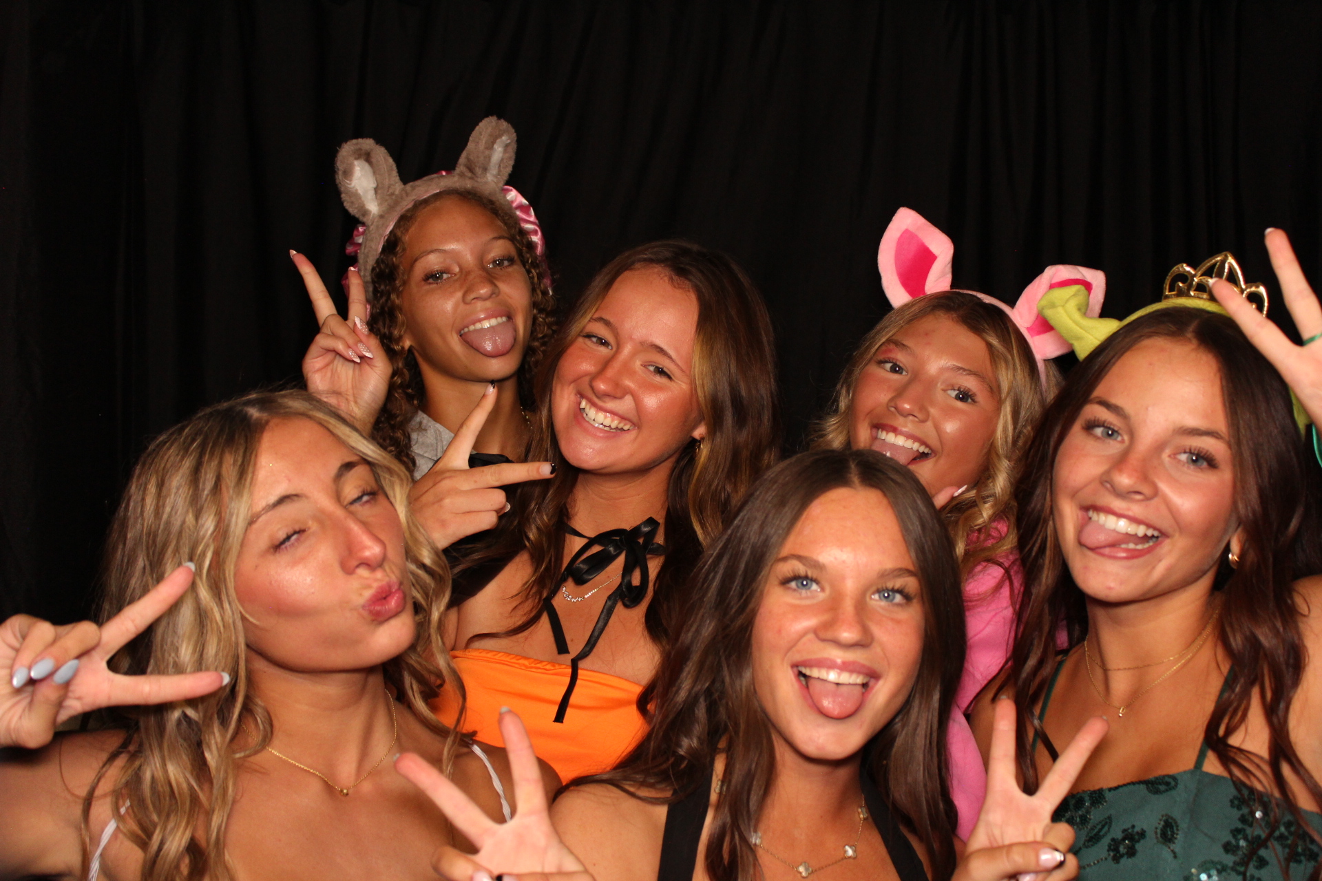 LMHS Homecoming Booth 1 | View more photos from the event at gallery.photoboothcincy.com/u/PhotoBoothCincy/LMHS-Homecoming-Booth-1