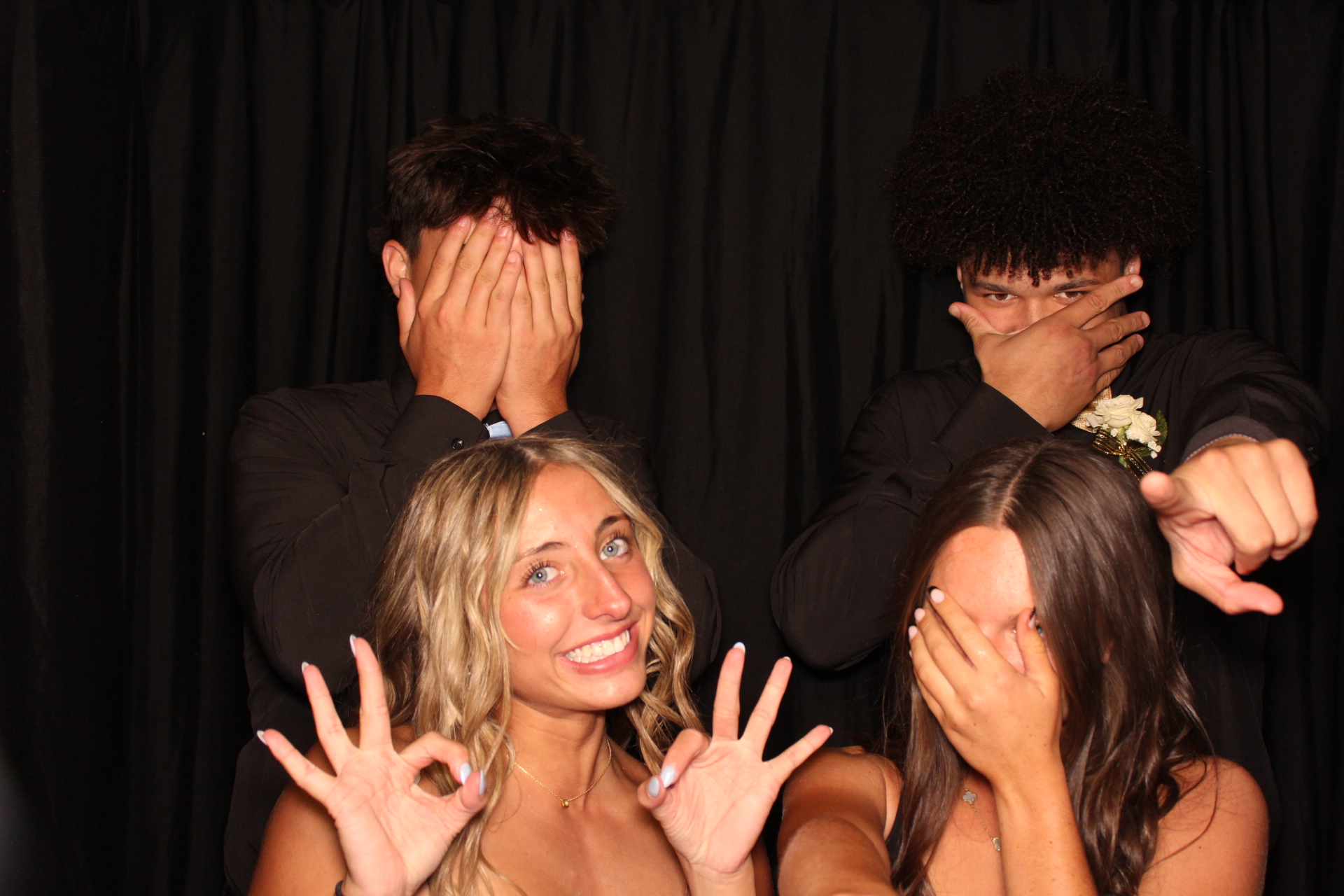 LMHS Homecoming Booth 1 | View more photos from the event at gallery.photoboothcincy.com/u/PhotoBoothCincy/LMHS-Homecoming-Booth-1