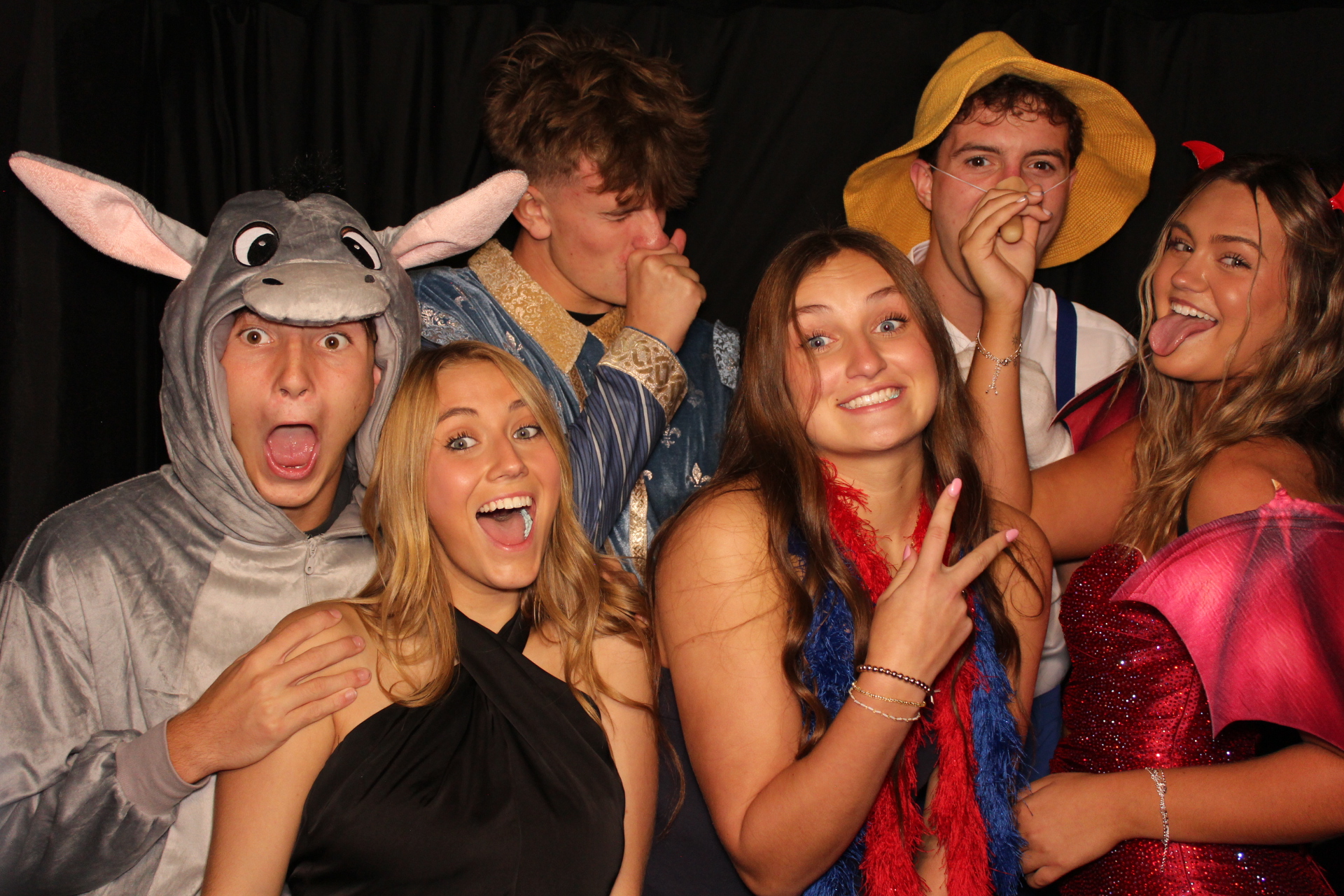 LMHS Homecoming Booth 1 | View more photos from the event at gallery.photoboothcincy.com/u/PhotoBoothCincy/LMHS-Homecoming-Booth-1