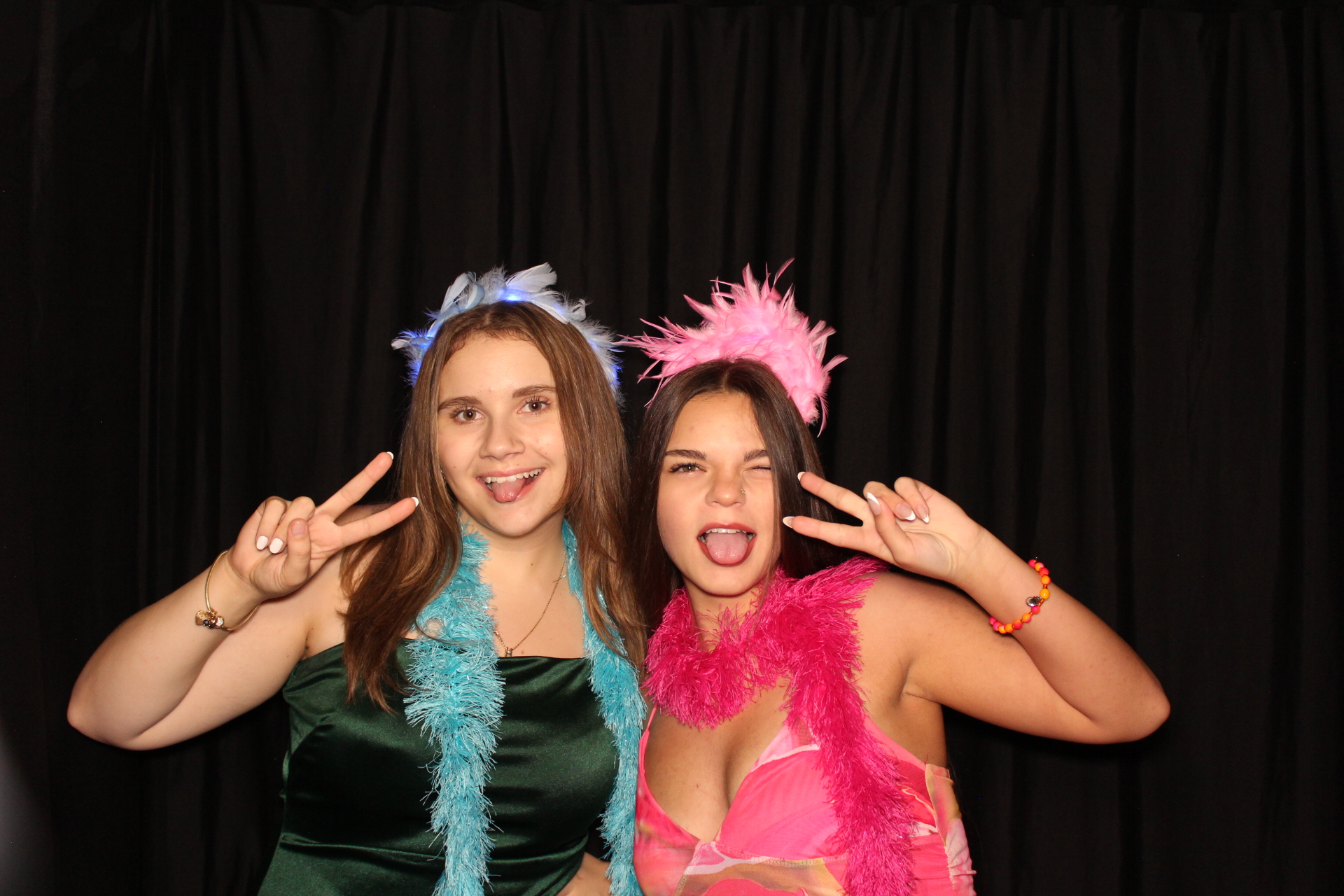 LMHS Homecoming Booth 1 | View more photos from the event at gallery.photoboothcincy.com/u/PhotoBoothCincy/LMHS-Homecoming-Booth-1