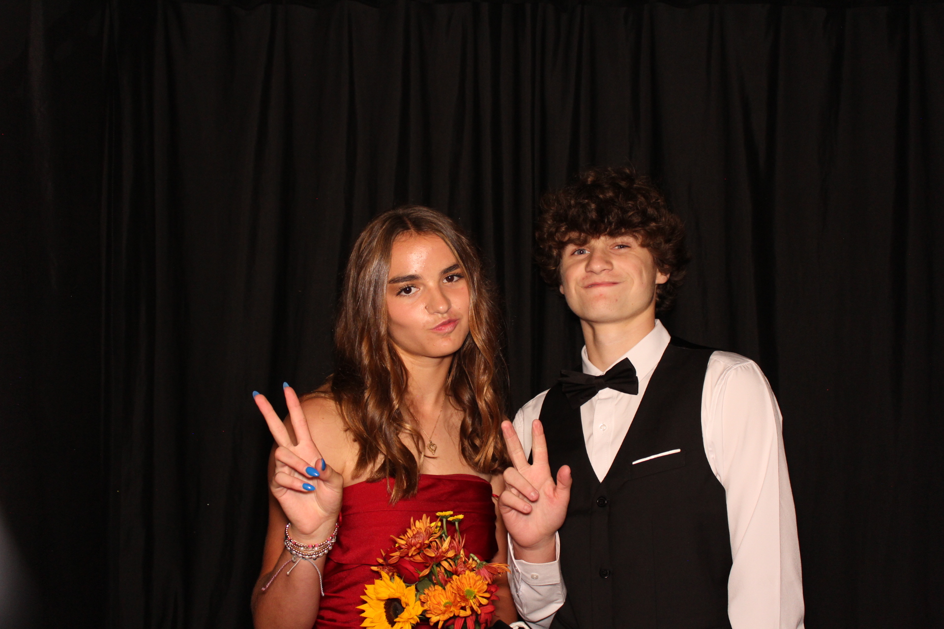 LMHS Homecoming Booth 1 | View more photos from the event at gallery.photoboothcincy.com/u/PhotoBoothCincy/LMHS-Homecoming-Booth-1