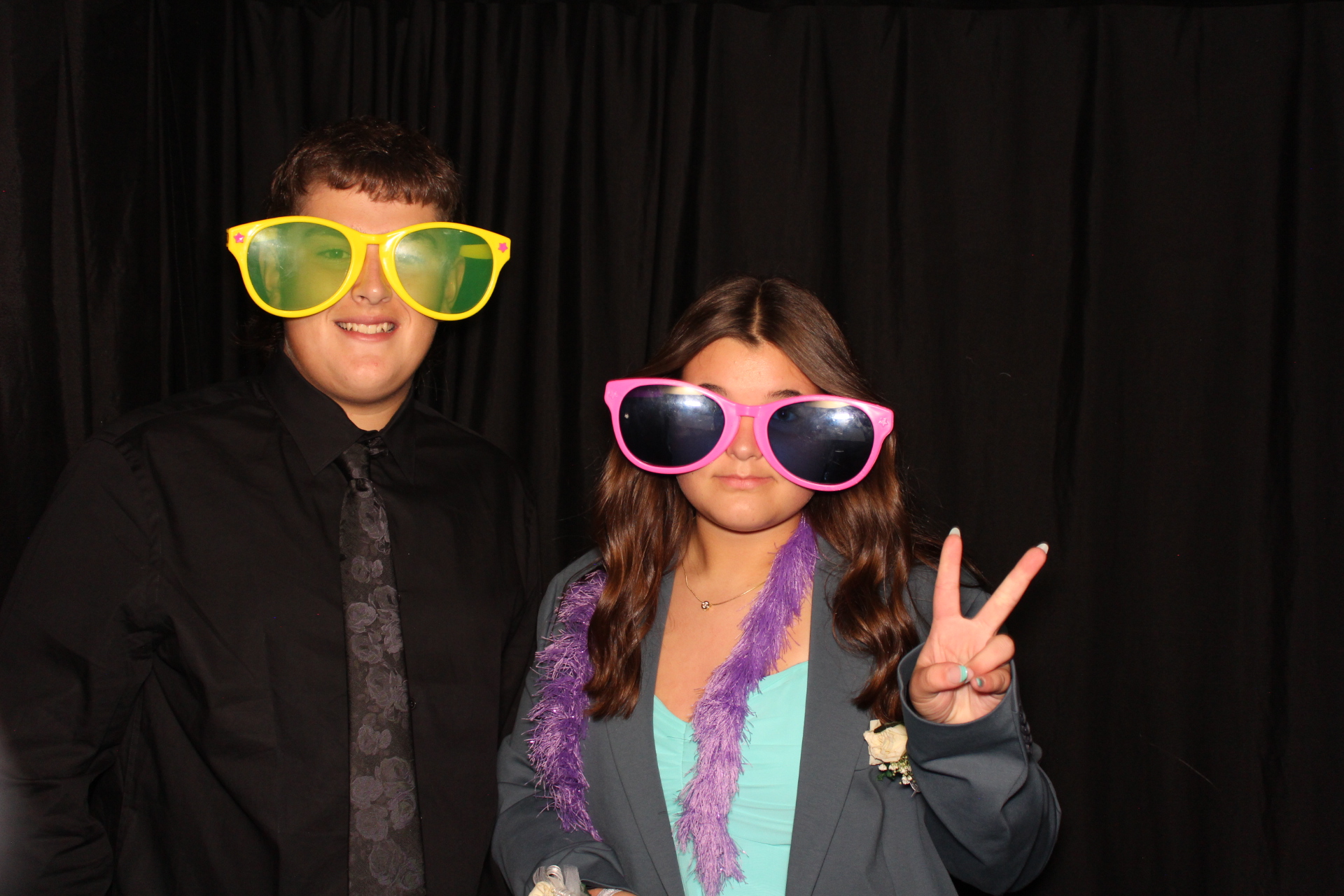 LMHS Homecoming Booth 1 | View more photos from the event at gallery.photoboothcincy.com/u/PhotoBoothCincy/LMHS-Homecoming-Booth-1