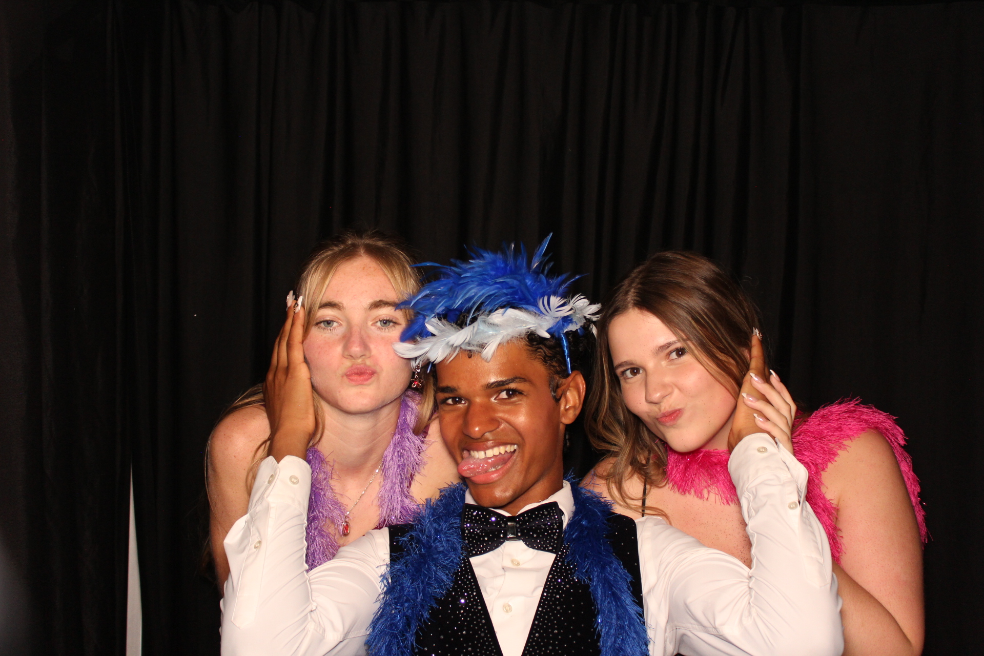 LMHS Homecoming Booth 1 | View more photos from the event at gallery.photoboothcincy.com/u/PhotoBoothCincy/LMHS-Homecoming-Booth-1