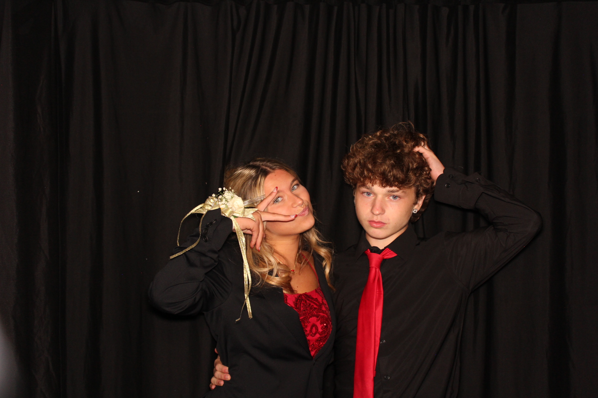 LMHS Homecoming Booth 1 | View more photos from the event at gallery.photoboothcincy.com/u/PhotoBoothCincy/LMHS-Homecoming-Booth-1