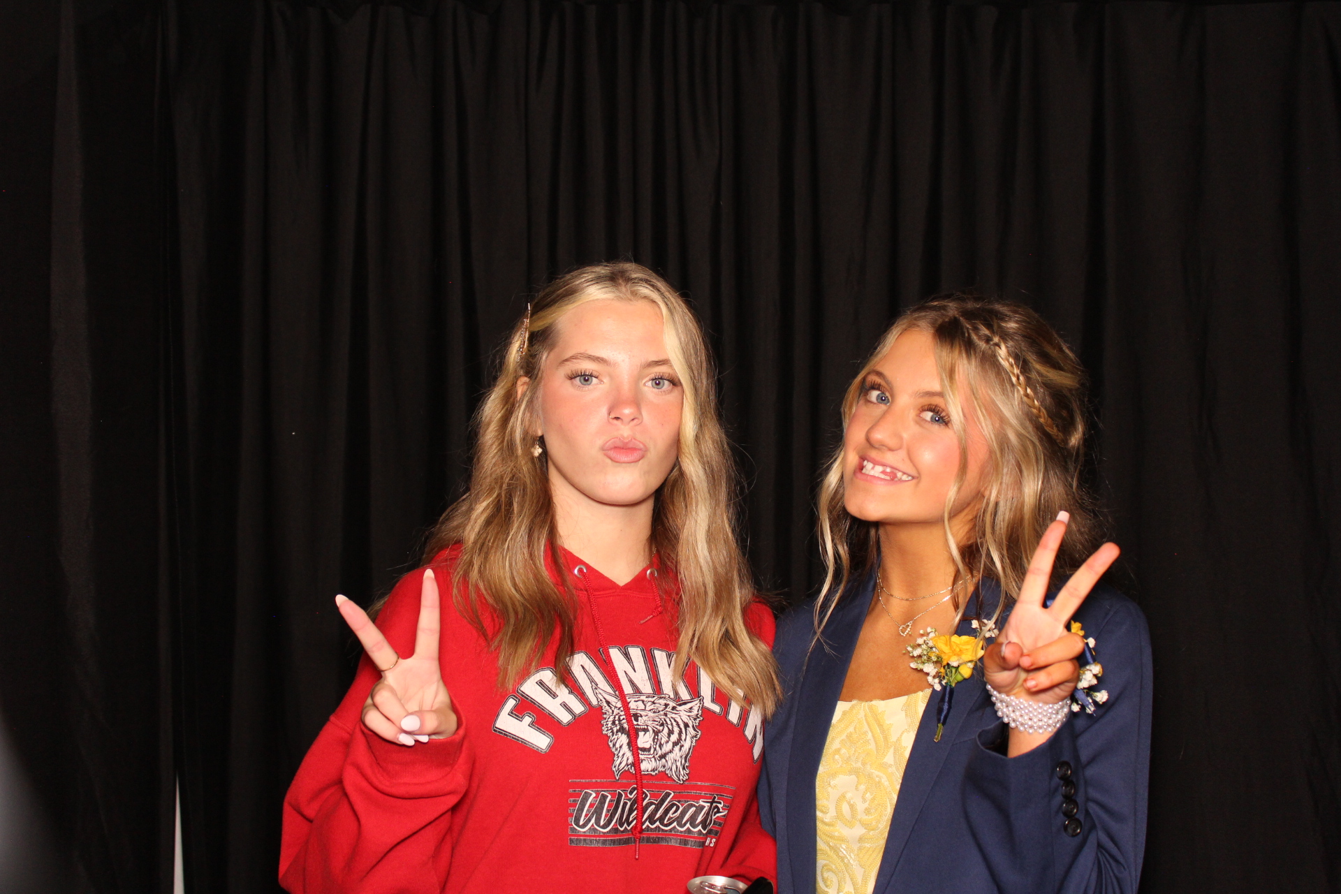 LMHS Homecoming Booth 1 | View more photos from the event at gallery.photoboothcincy.com/u/PhotoBoothCincy/LMHS-Homecoming-Booth-1