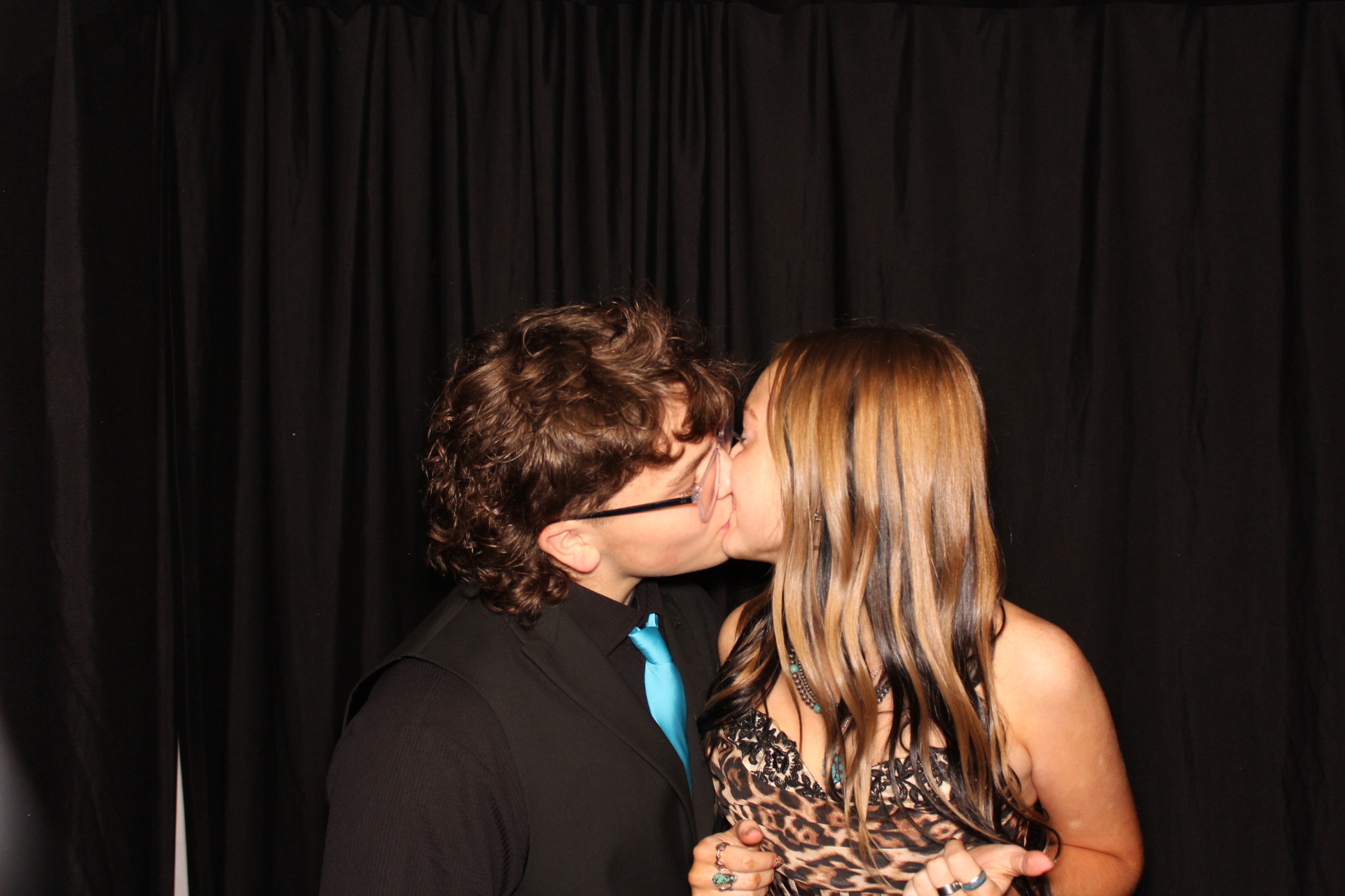 LMHS Homecoming Booth 1 | View more photos from the event at gallery.photoboothcincy.com/u/PhotoBoothCincy/LMHS-Homecoming-Booth-1
