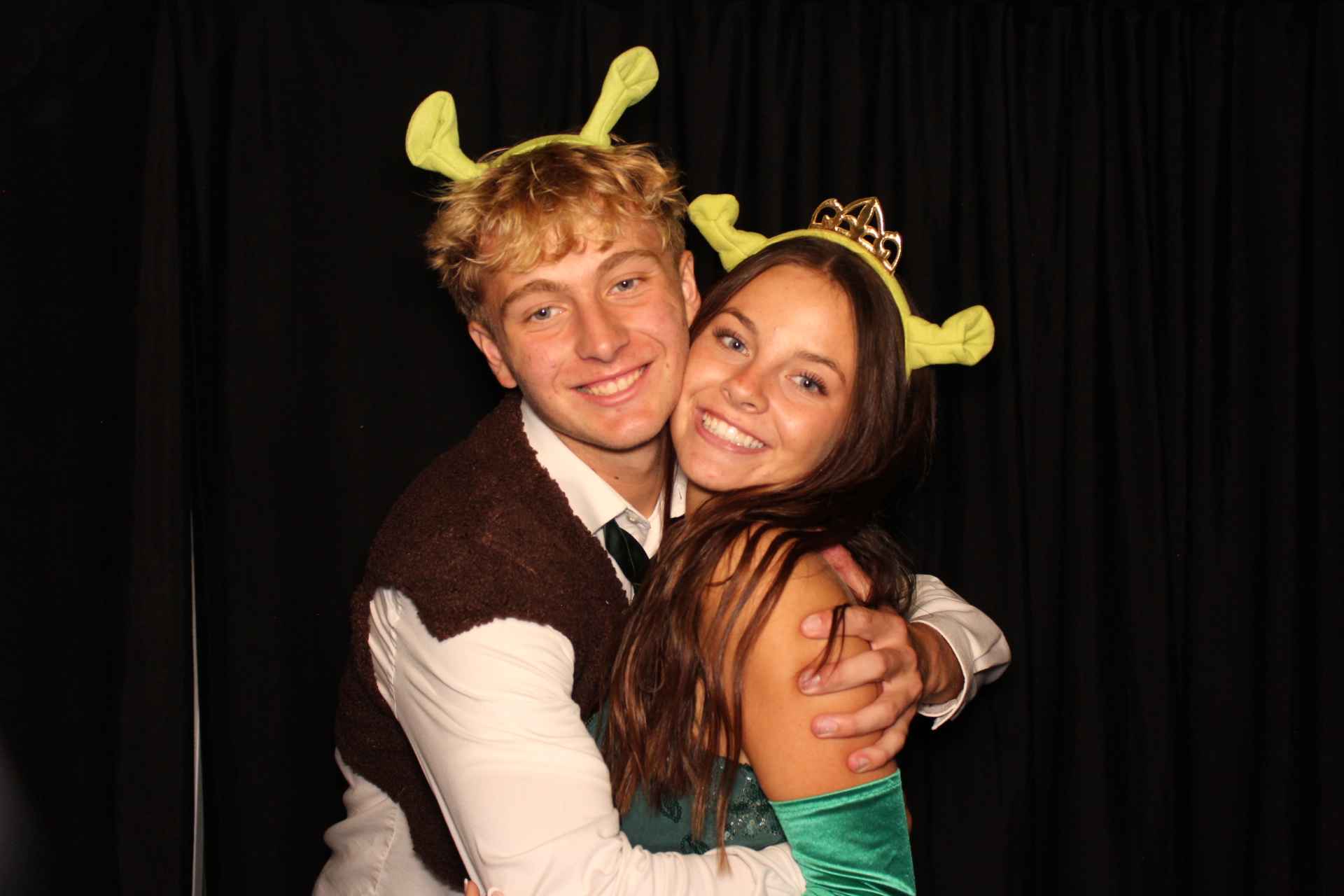 LMHS Homecoming Booth 1 | View more photos from the event at gallery.photoboothcincy.com/u/PhotoBoothCincy/LMHS-Homecoming-Booth-1