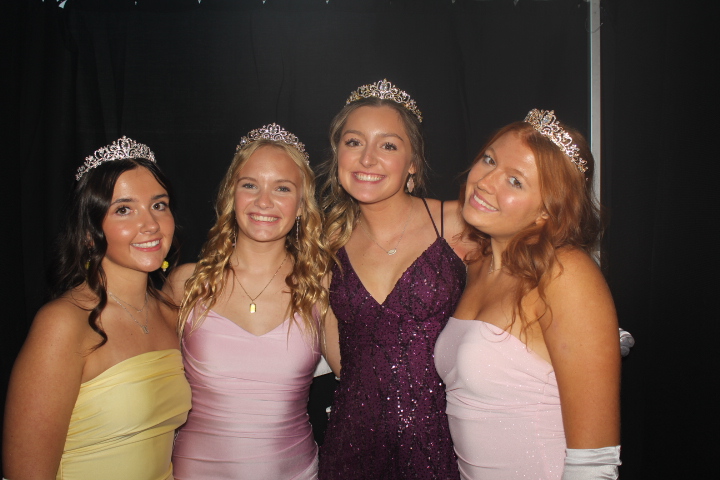 LMHS Homecoming Booth 2 | View more photos from the event at gallery.photoboothcincy.com/u/PhotoBoothCincy/LMHS-Homecoming-Booth-2