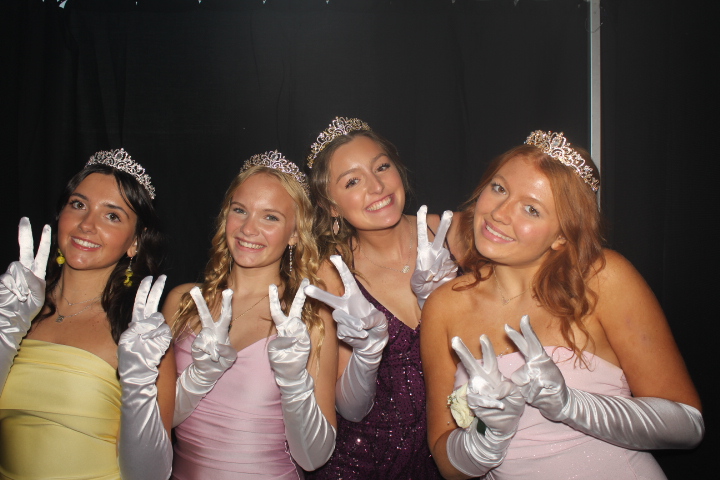 LMHS Homecoming Booth 2 | View more photos from the event at gallery.photoboothcincy.com/u/PhotoBoothCincy/LMHS-Homecoming-Booth-2