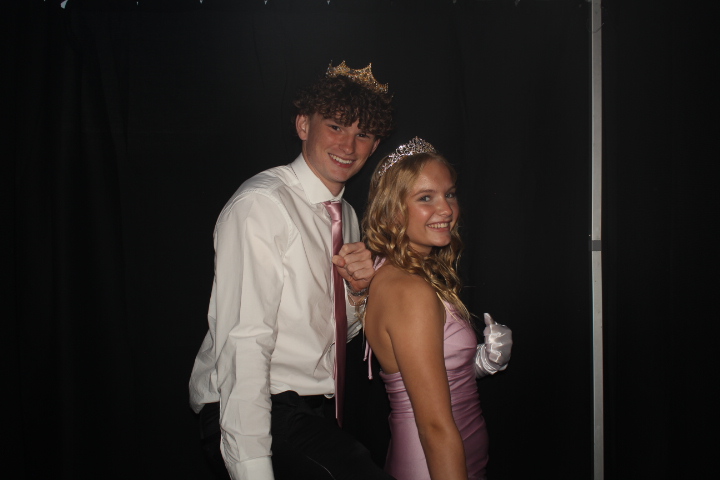 LMHS Homecoming Booth 2 | View more photos from the event at gallery.photoboothcincy.com/u/PhotoBoothCincy/LMHS-Homecoming-Booth-2
