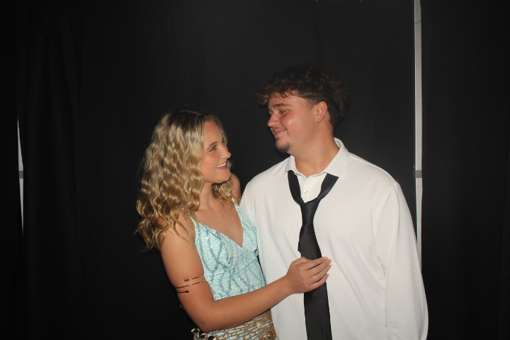 LMHS Homecoming Booth 2 | View more photos from the event at gallery.photoboothcincy.com/u/PhotoBoothCincy/LMHS-Homecoming-Booth-2
