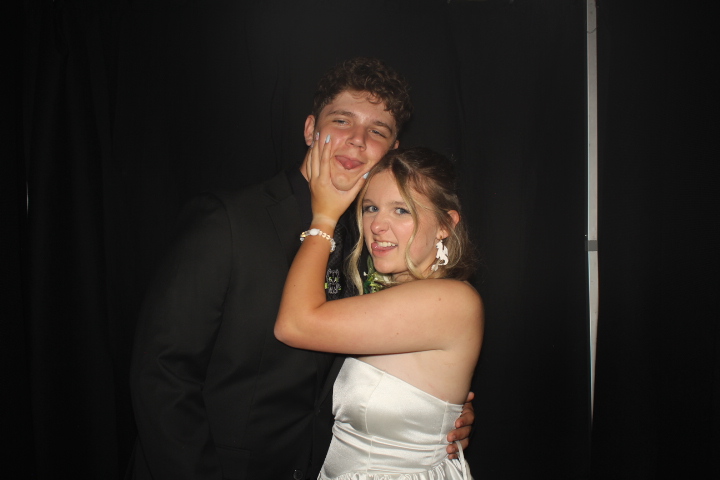 LMHS Homecoming Booth 2 | View more photos from the event at gallery.photoboothcincy.com/u/PhotoBoothCincy/LMHS-Homecoming-Booth-2