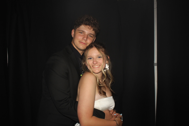 LMHS Homecoming Booth 2 | View more photos from the event at gallery.photoboothcincy.com/u/PhotoBoothCincy/LMHS-Homecoming-Booth-2