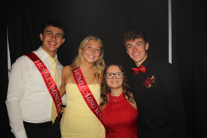 LMHS Homecoming Booth 2 | View more photos from the event at gallery.photoboothcincy.com/u/PhotoBoothCincy/LMHS-Homecoming-Booth-2