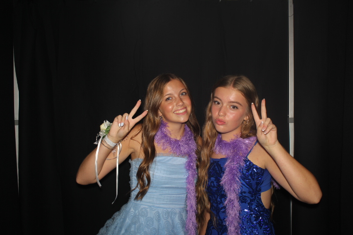 LMHS Homecoming Booth 2 | View more photos from the event at gallery.photoboothcincy.com/u/PhotoBoothCincy/LMHS-Homecoming-Booth-2