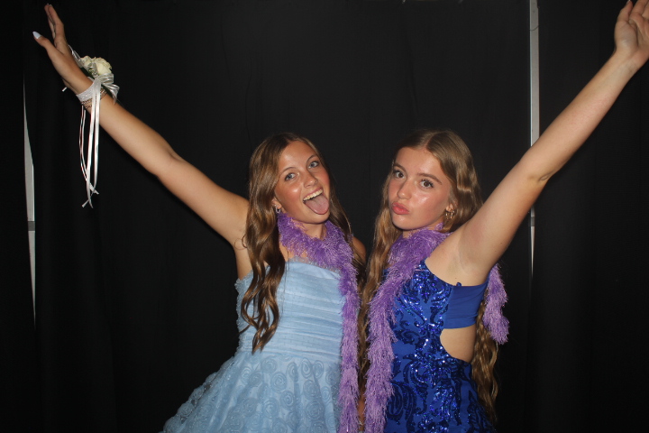 LMHS Homecoming Booth 2 | View more photos from the event at gallery.photoboothcincy.com/u/PhotoBoothCincy/LMHS-Homecoming-Booth-2