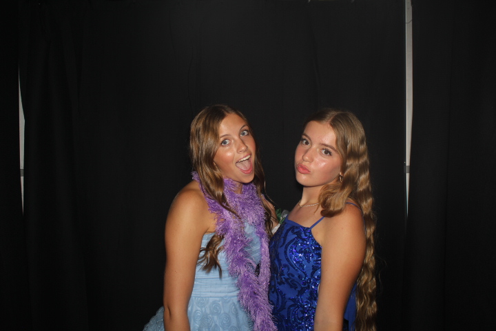 LMHS Homecoming Booth 2 | View more photos from the event at gallery.photoboothcincy.com/u/PhotoBoothCincy/LMHS-Homecoming-Booth-2