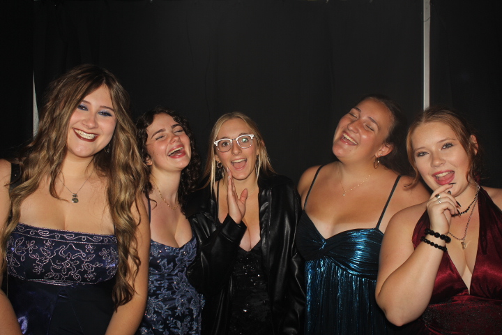 LMHS Homecoming Booth 2 | View more photos from the event at gallery.photoboothcincy.com/u/PhotoBoothCincy/LMHS-Homecoming-Booth-2