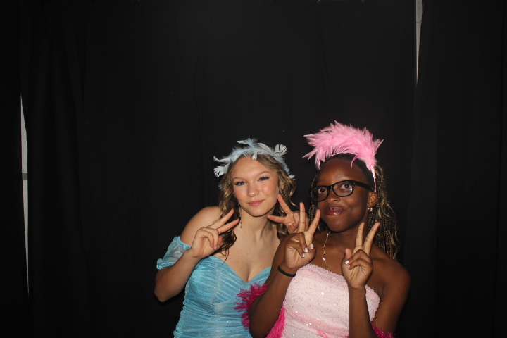 LMHS Homecoming Booth 2 | View more photos from the event at gallery.photoboothcincy.com/u/PhotoBoothCincy/LMHS-Homecoming-Booth-2