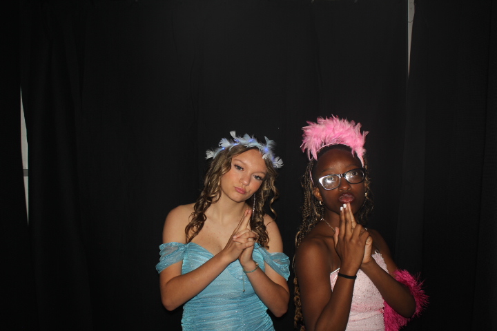 LMHS Homecoming Booth 2 | View more photos from the event at gallery.photoboothcincy.com/u/PhotoBoothCincy/LMHS-Homecoming-Booth-2