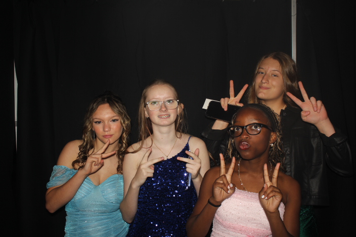 LMHS Homecoming Booth 2 | View more photos from the event at gallery.photoboothcincy.com/u/PhotoBoothCincy/LMHS-Homecoming-Booth-2
