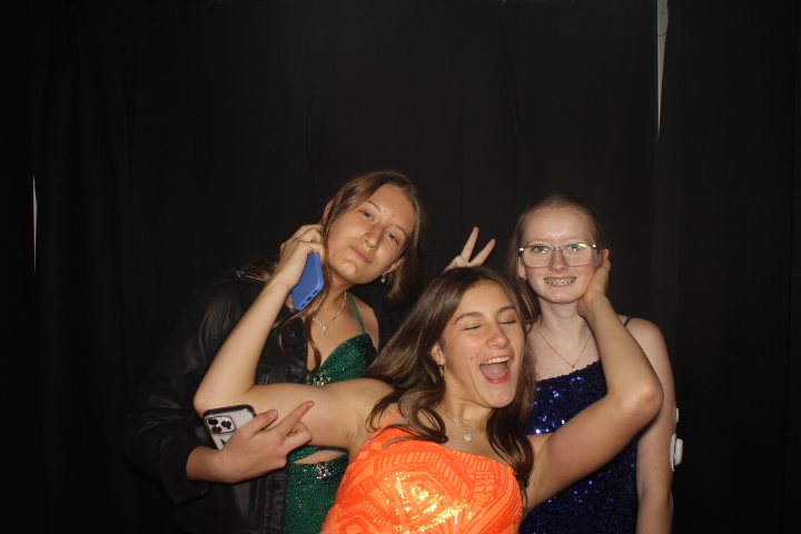 LMHS Homecoming Booth 2 | View more photos from the event at gallery.photoboothcincy.com/u/PhotoBoothCincy/LMHS-Homecoming-Booth-2