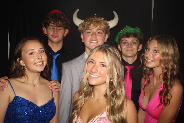 LMHS Homecoming Booth 2 | View more photos from the event at gallery.photoboothcincy.com/u/PhotoBoothCincy/LMHS-Homecoming-Booth-2