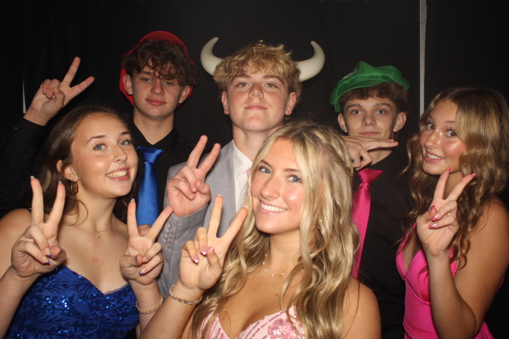 LMHS Homecoming Booth 2 | View more photos from the event at gallery.photoboothcincy.com/u/PhotoBoothCincy/LMHS-Homecoming-Booth-2