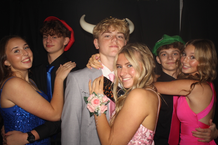 LMHS Homecoming Booth 2 | View more photos from the event at gallery.photoboothcincy.com/u/PhotoBoothCincy/LMHS-Homecoming-Booth-2