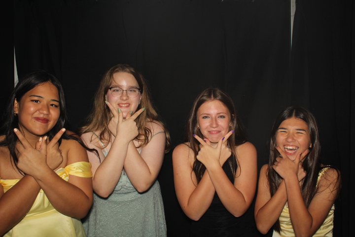 LMHS Homecoming Booth 2 | View more photos from the event at gallery.photoboothcincy.com/u/PhotoBoothCincy/LMHS-Homecoming-Booth-2